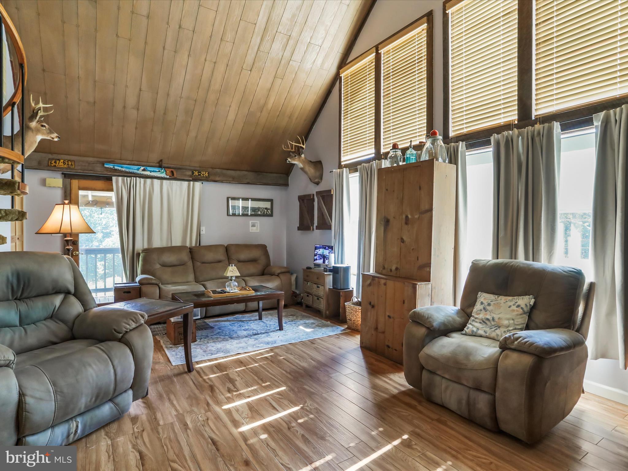 HIGH VIEW FARMS - Residential