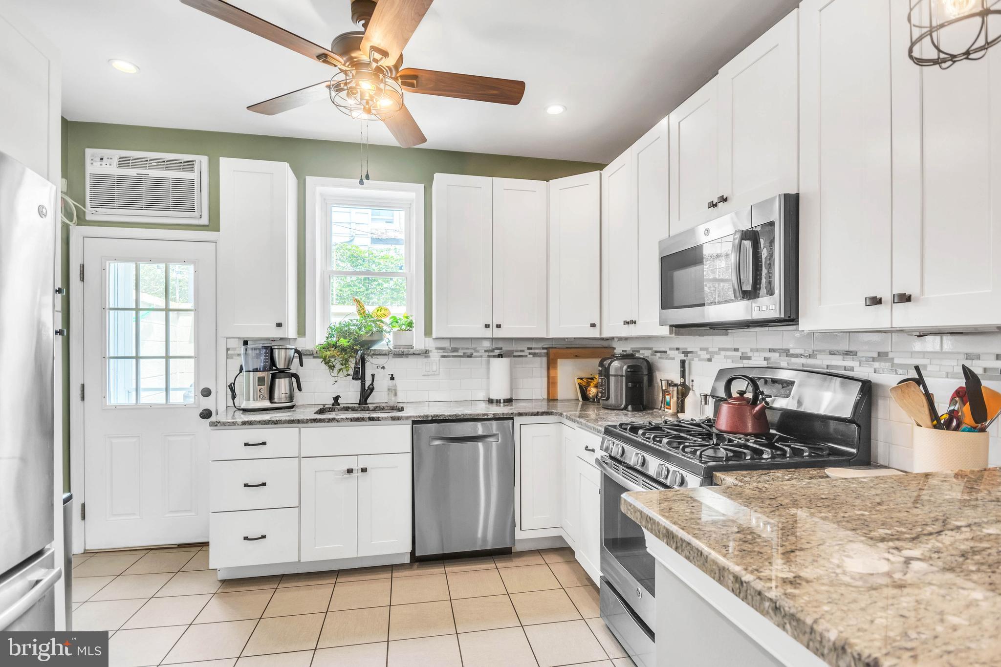 BELLA VISTA - Residential