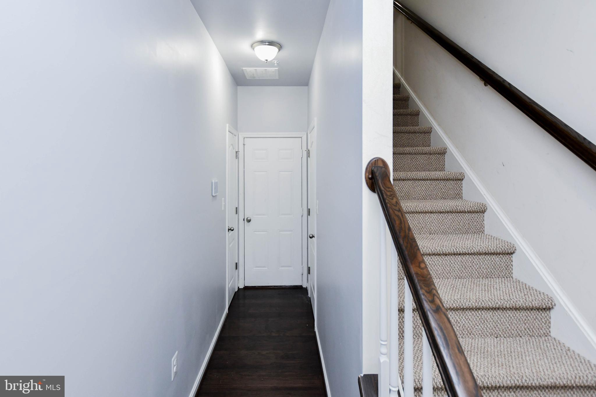 608 PARKSIDE PLACE NE