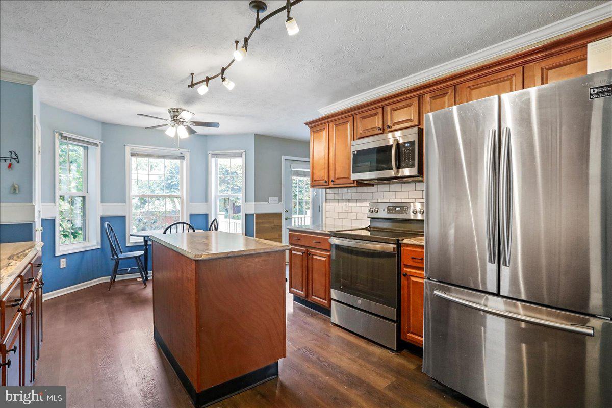 SPRING HILL - Residential