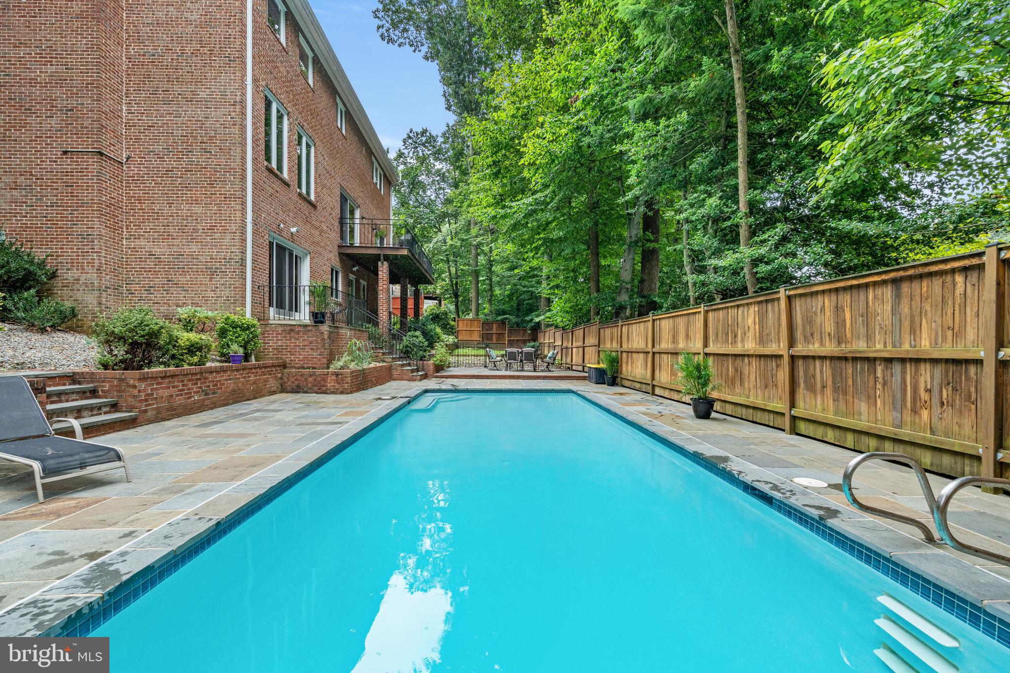 CHAIN BRIDGE FOREST - Residential