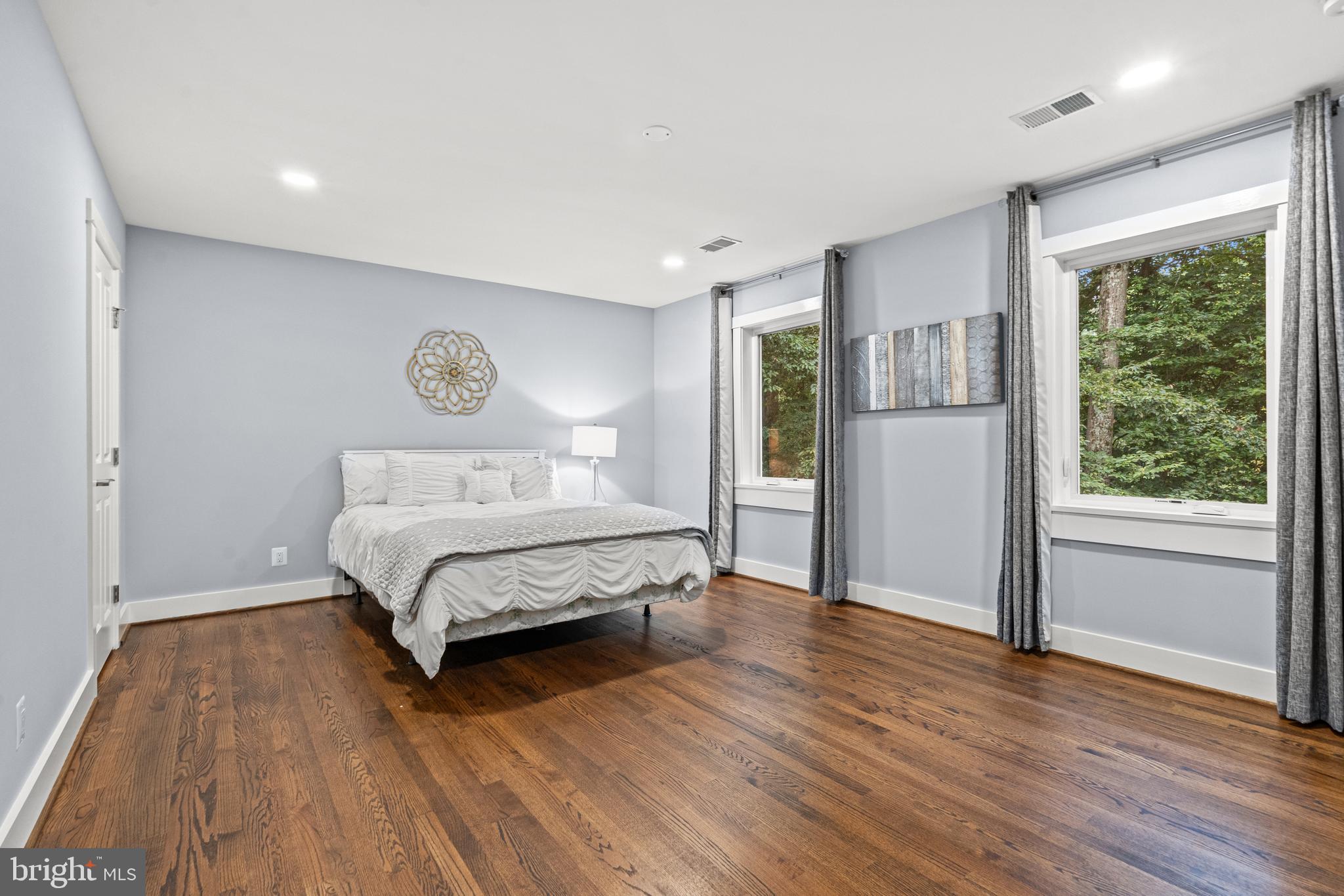 CHAIN BRIDGE FOREST - Residential