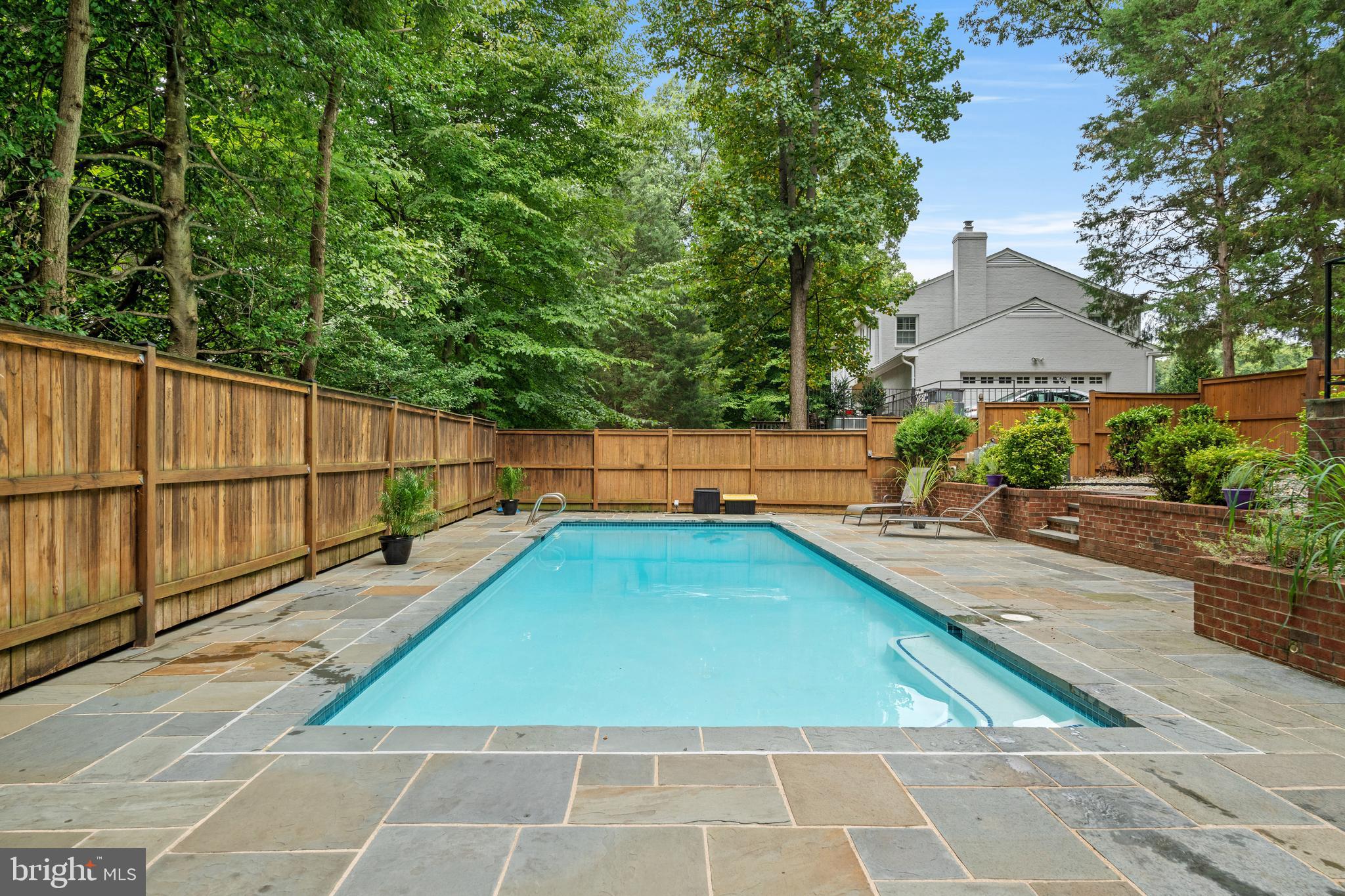 CHAIN BRIDGE FOREST - Residential