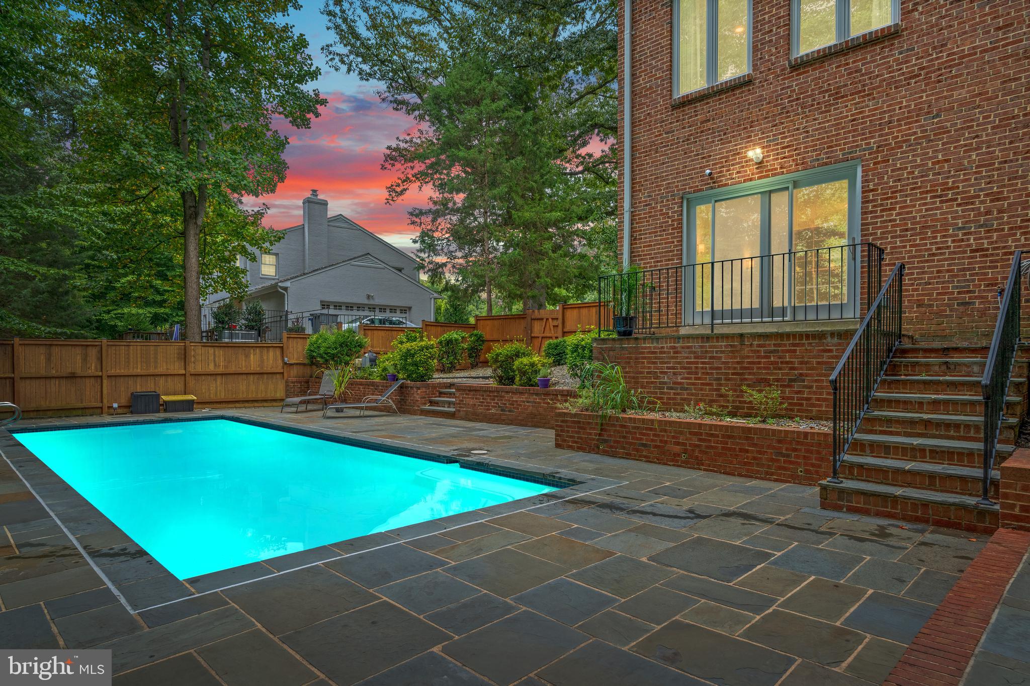 CHAIN BRIDGE FOREST - Residential