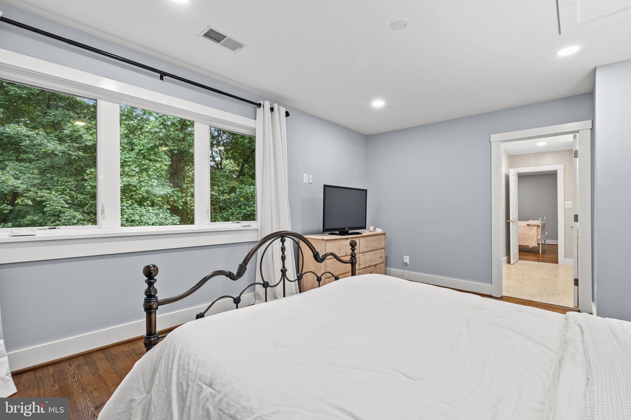 CHAIN BRIDGE FOREST - Residential