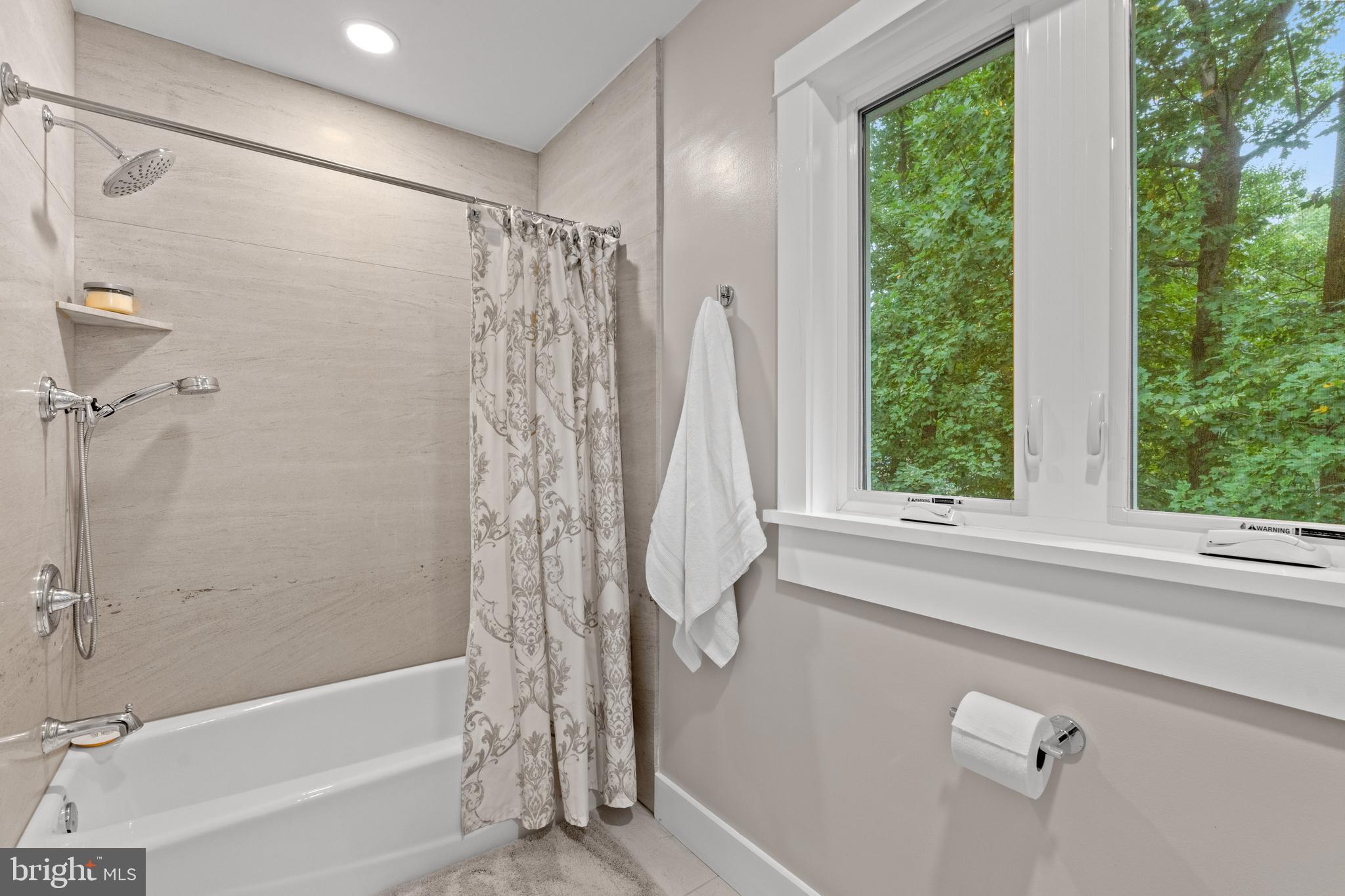 CHAIN BRIDGE FOREST - Residential