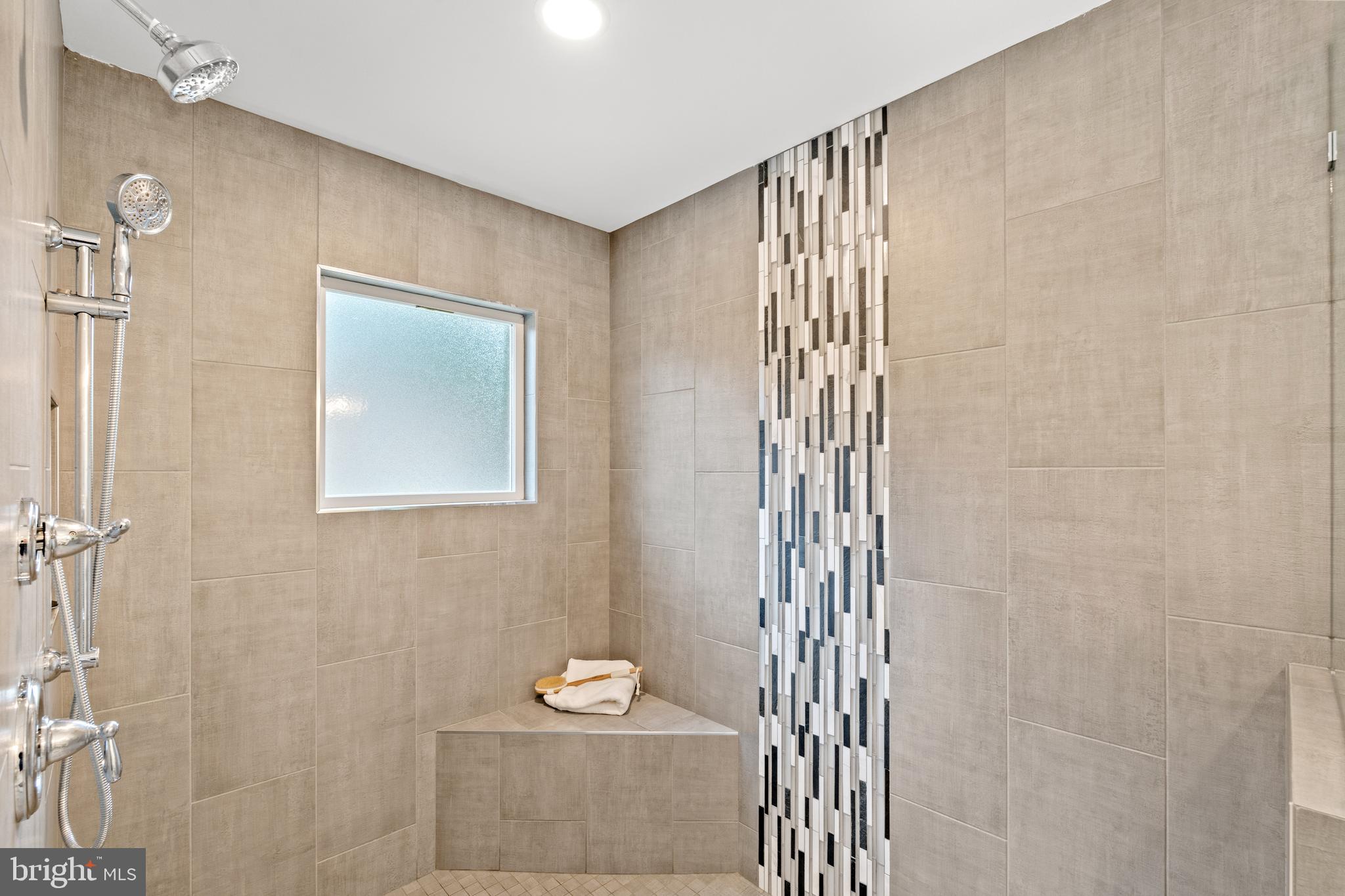 CHAIN BRIDGE FOREST - Residential