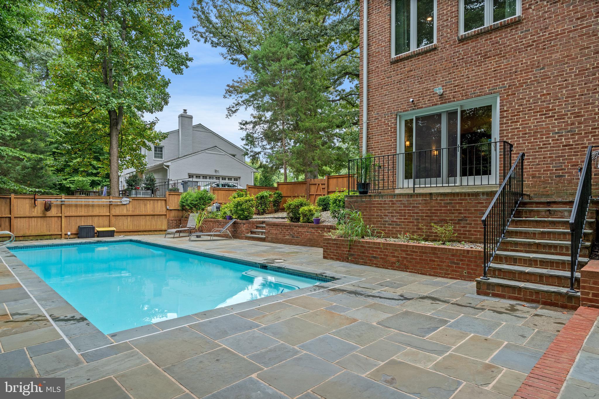 CHAIN BRIDGE FOREST - Residential