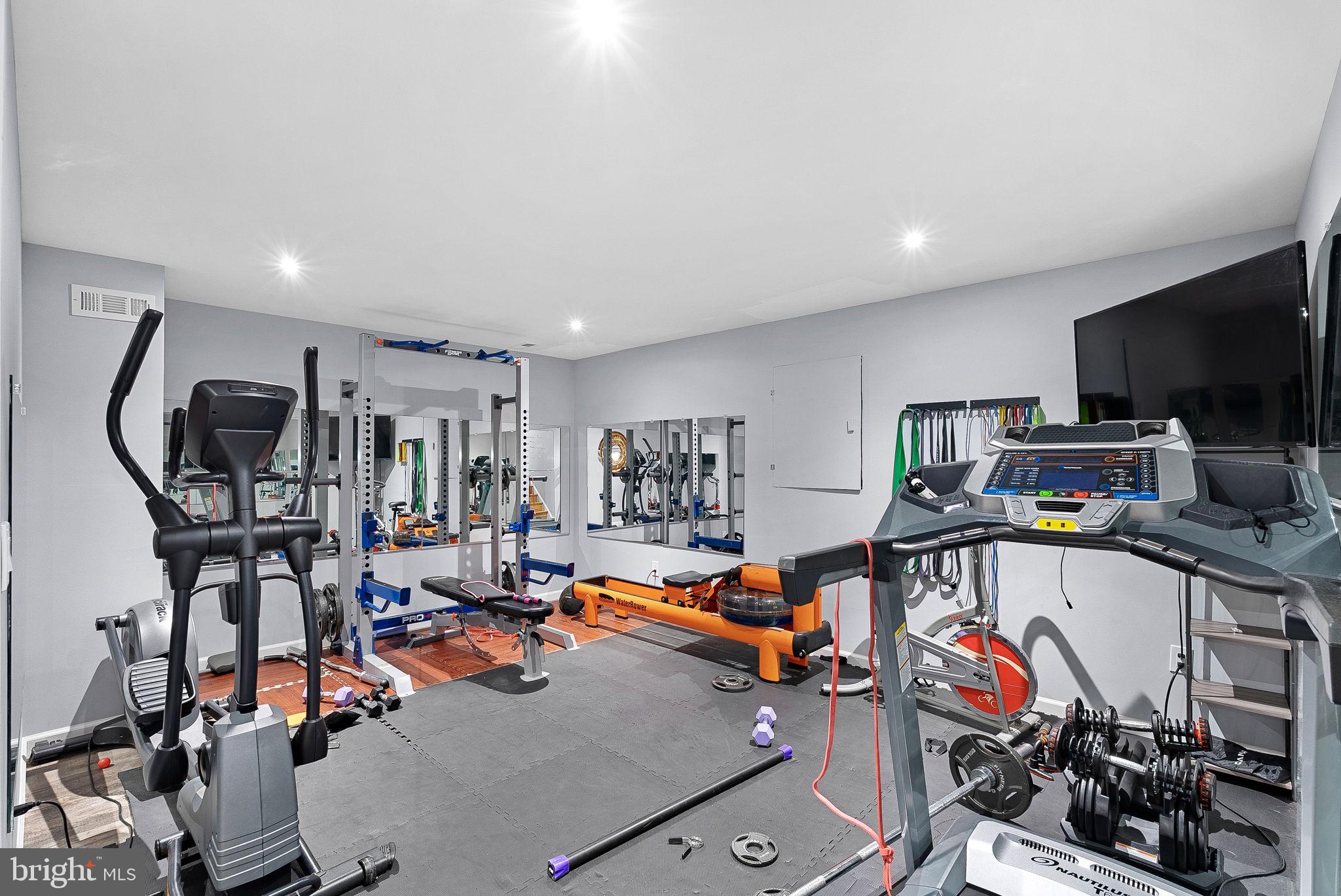 CROSSPOINTE - Residential