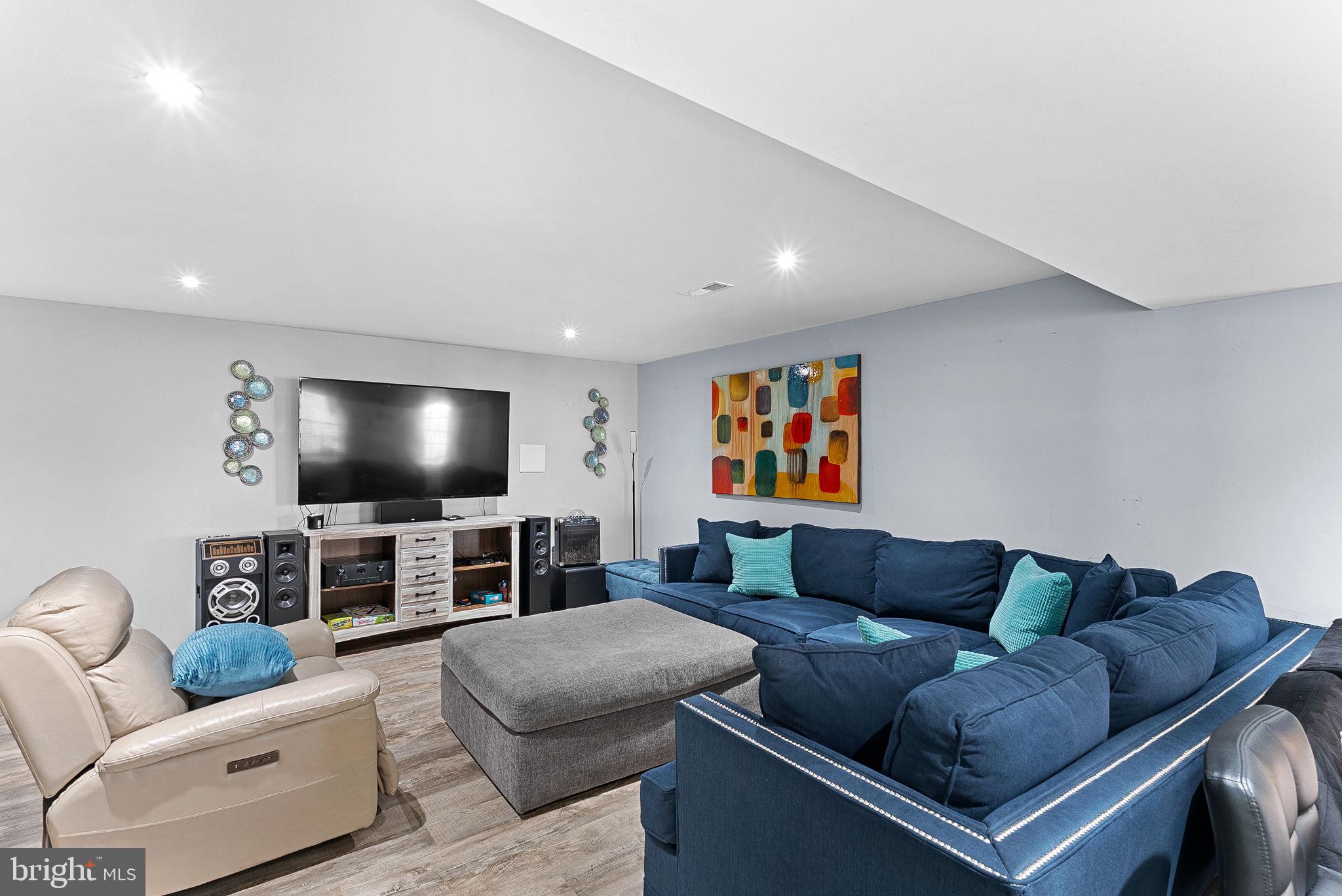 CROSSPOINTE - Residential