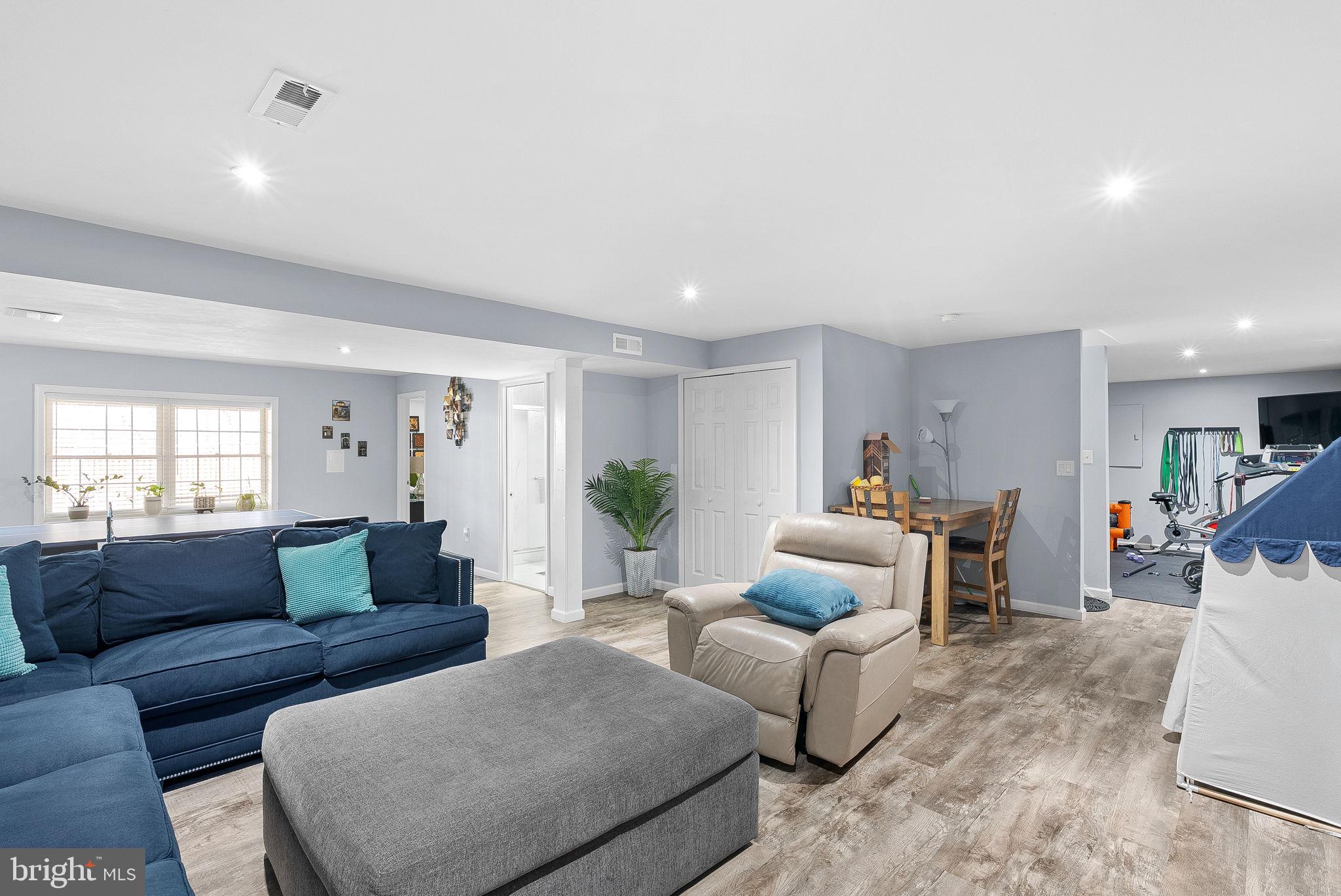 CROSSPOINTE - Residential