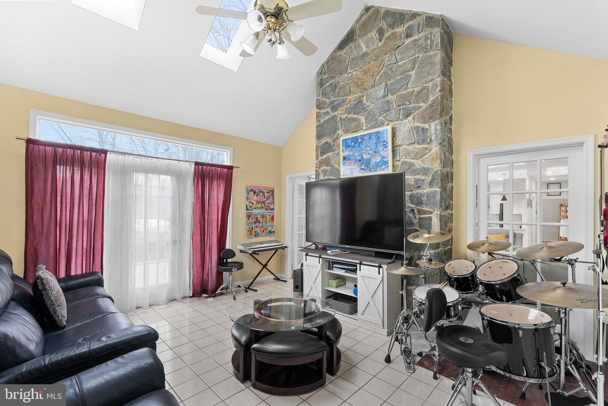 CROSSPOINTE - Residential