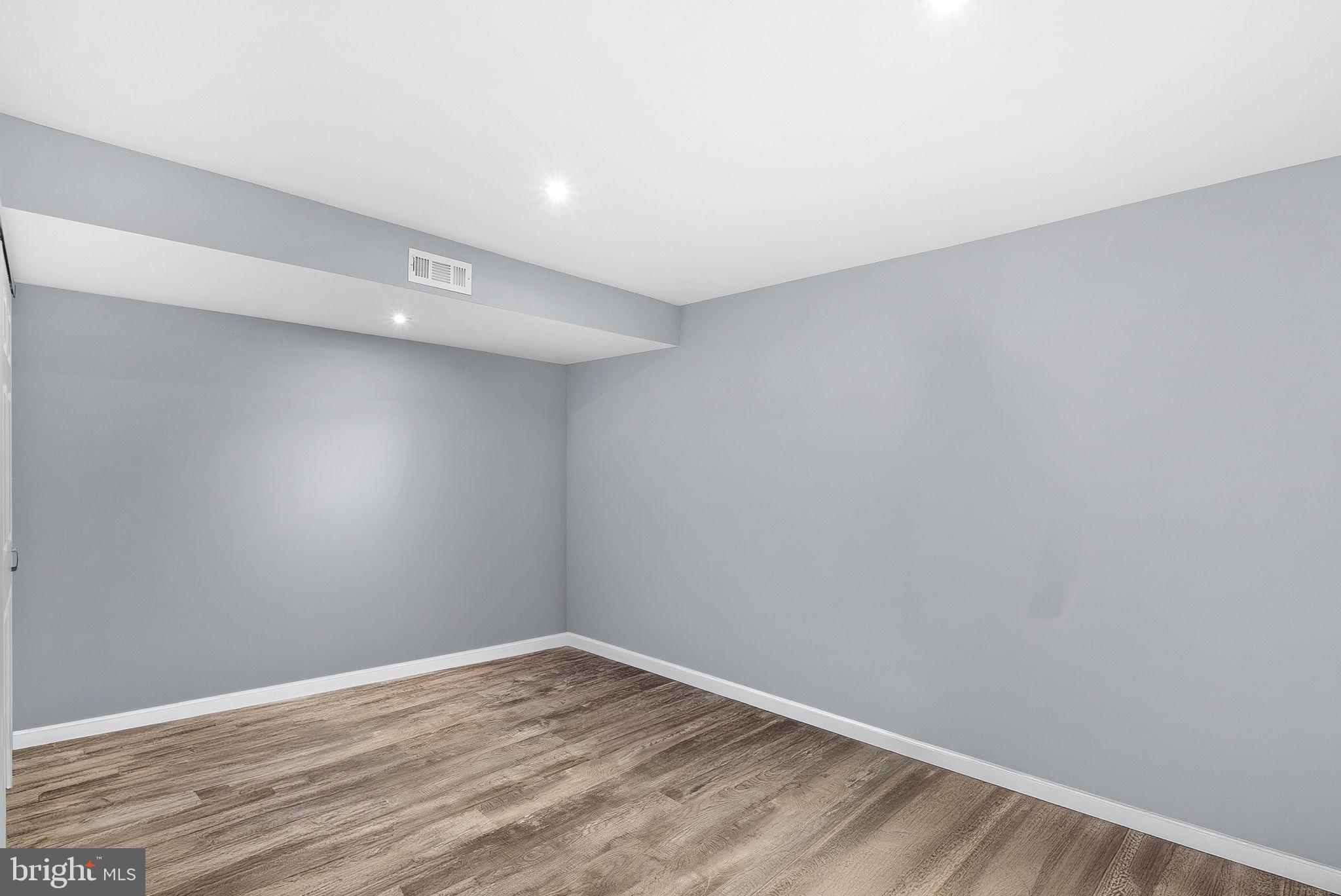 CROSSPOINTE - Residential