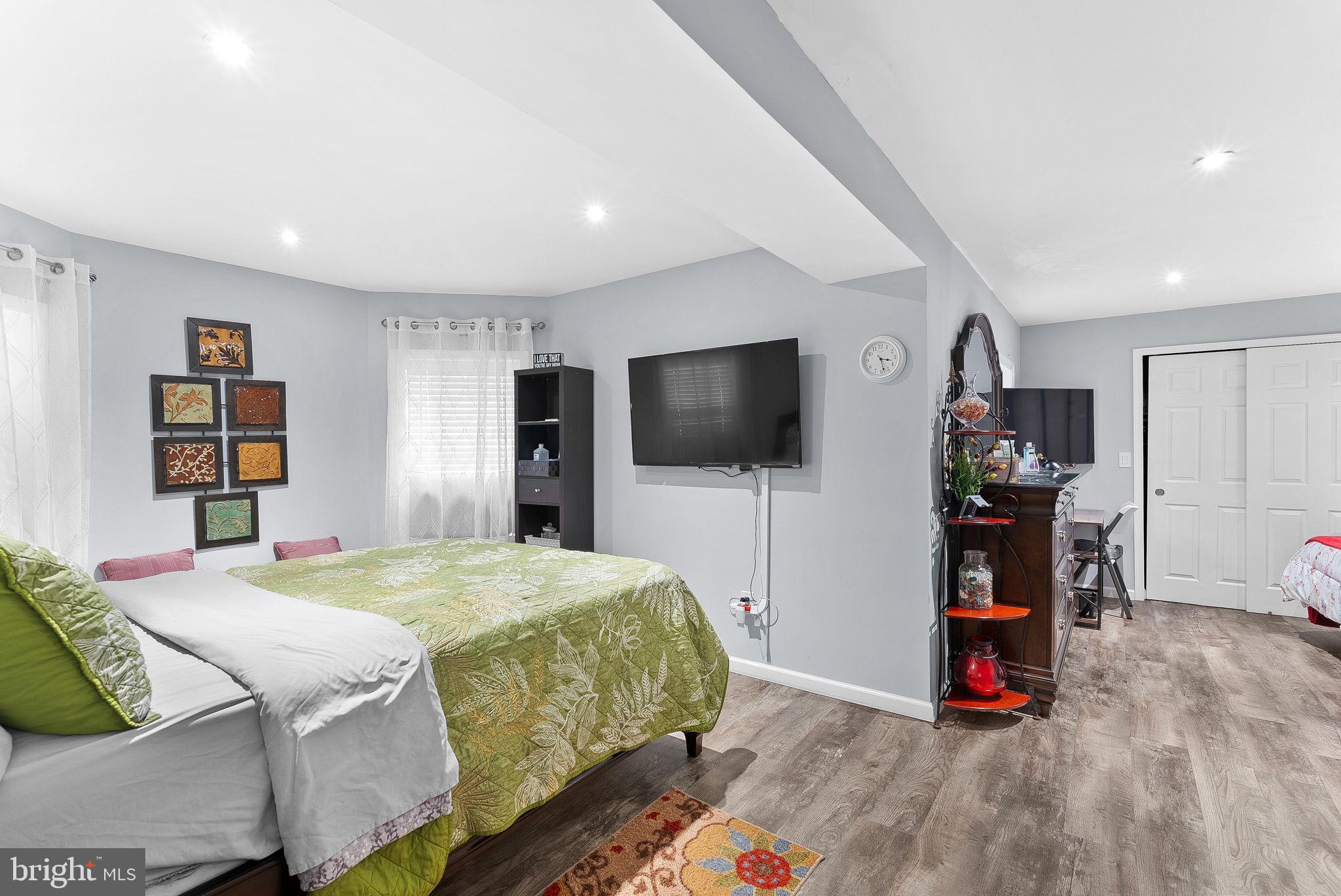 CROSSPOINTE - Residential