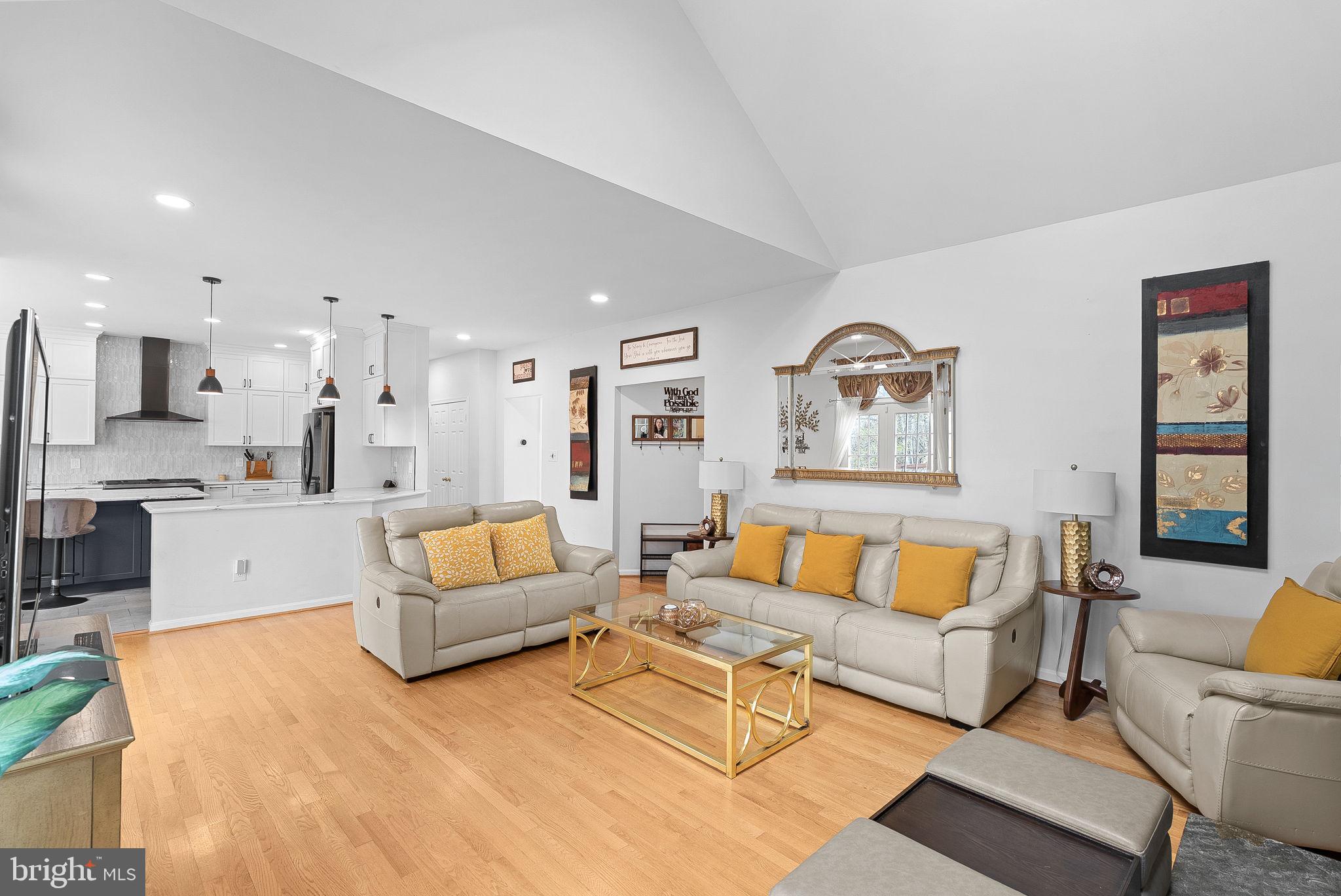 CROSSPOINTE - Residential