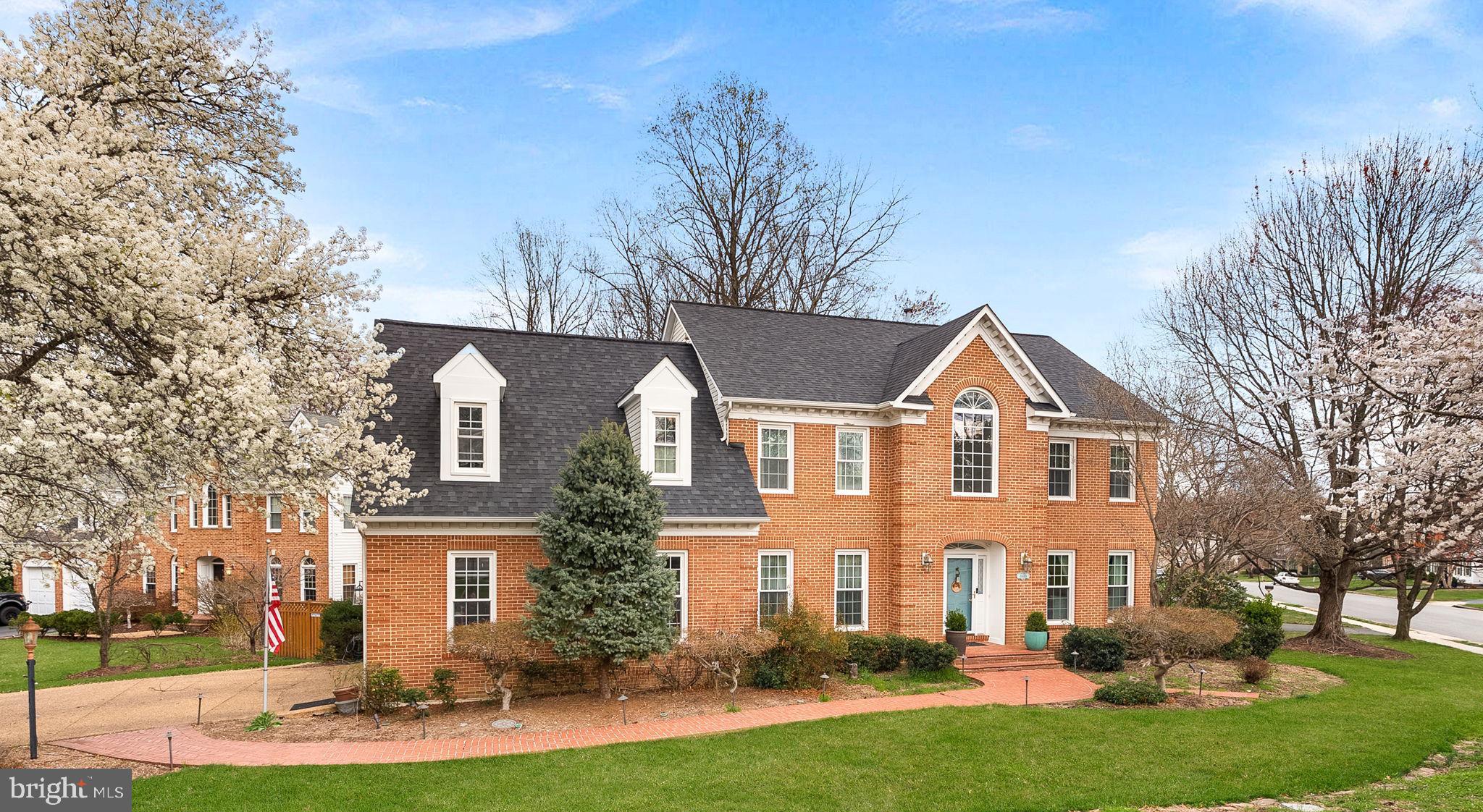 CROSSPOINTE - Residential