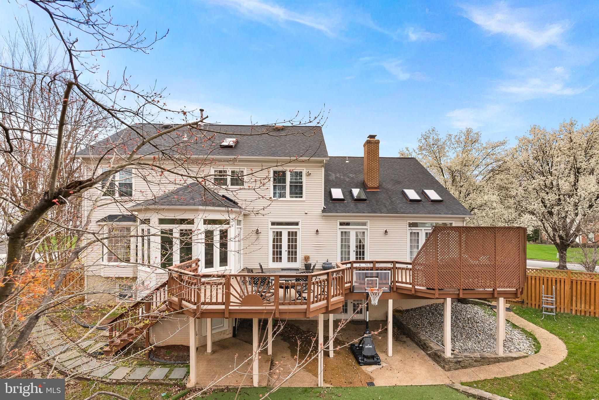 CROSSPOINTE - Residential