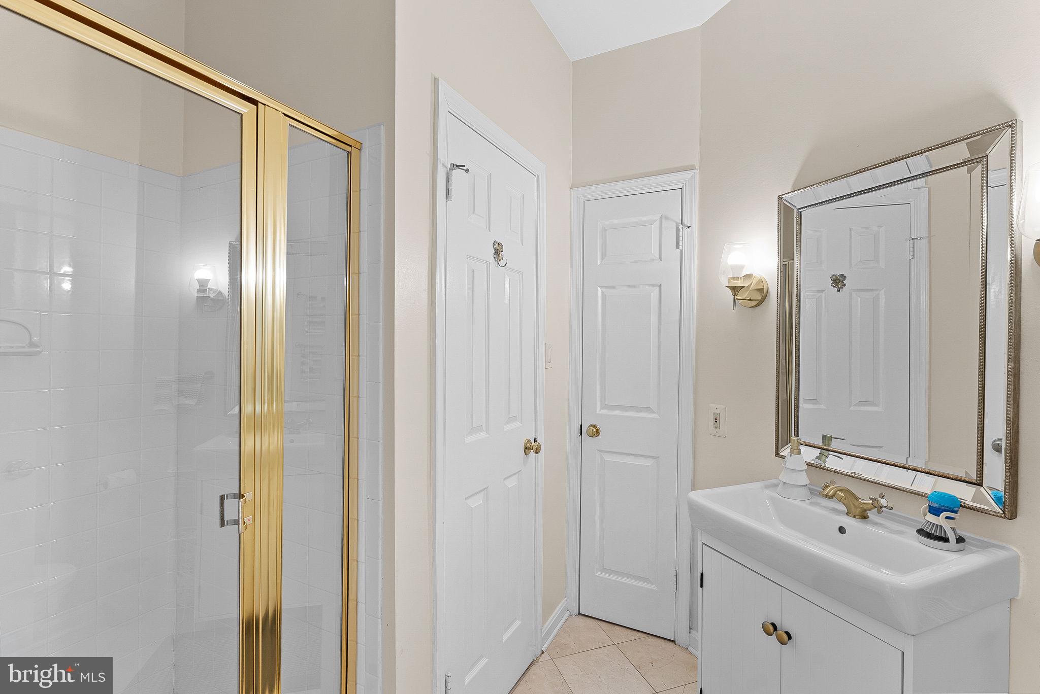 CROSSPOINTE - Residential