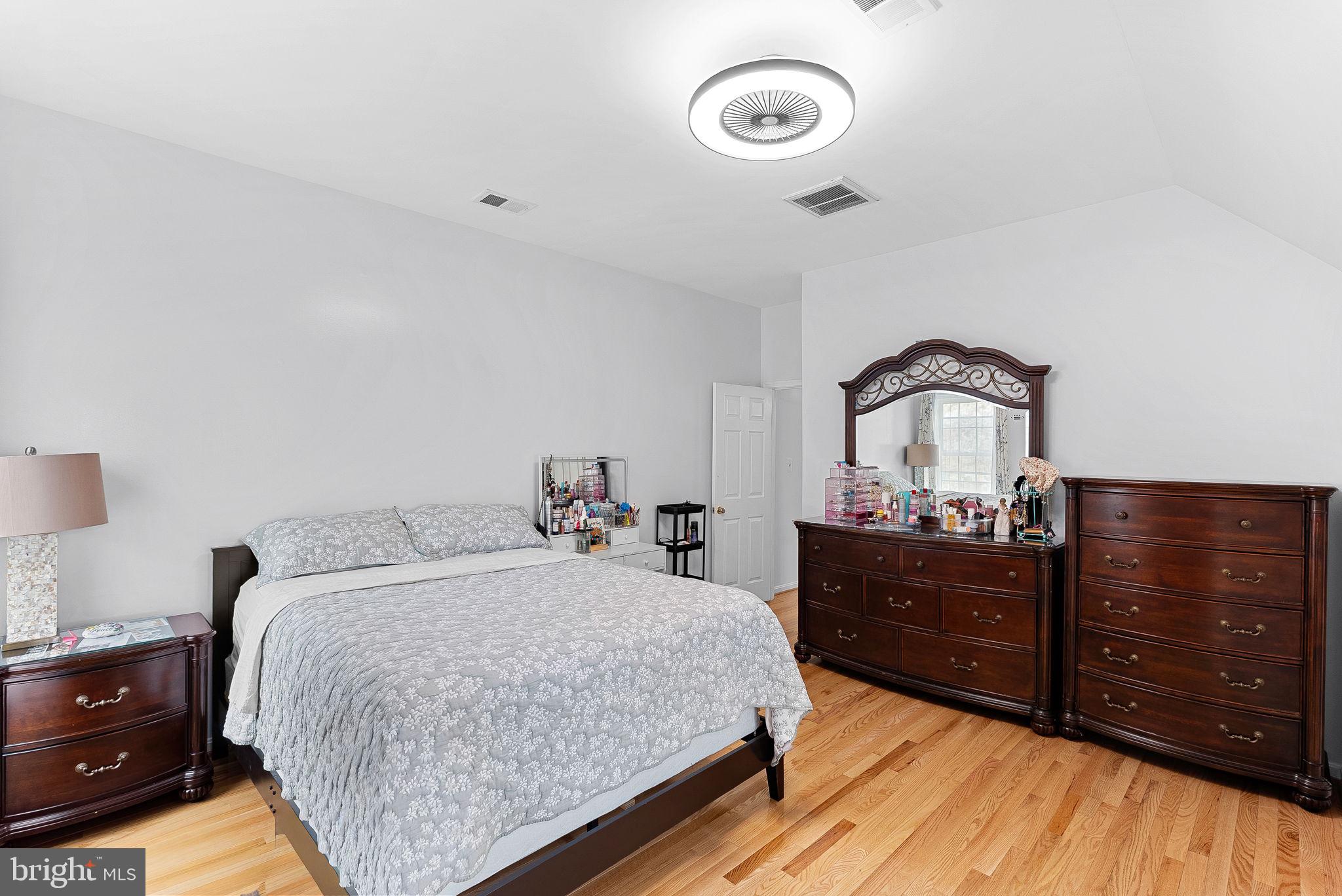 CROSSPOINTE - Residential