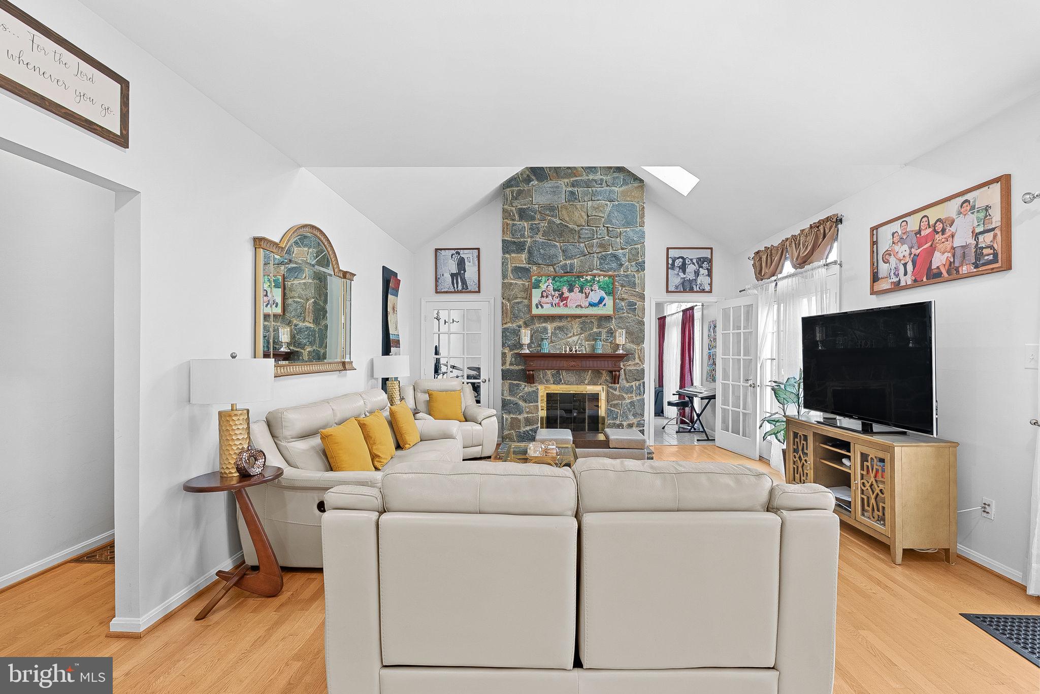 CROSSPOINTE - Residential