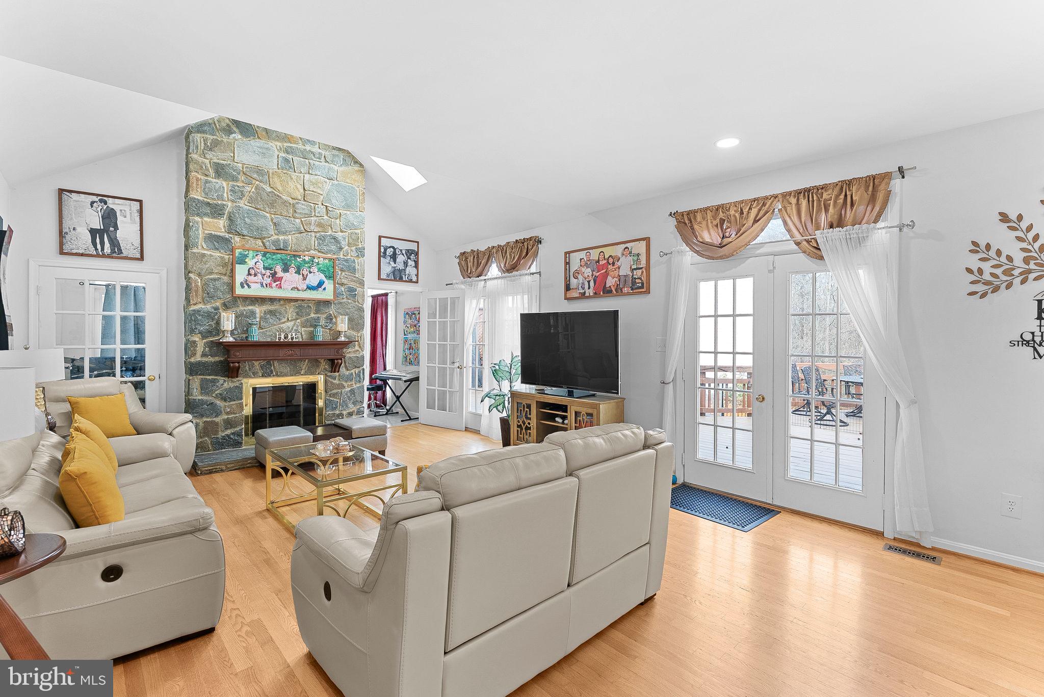 CROSSPOINTE - Residential