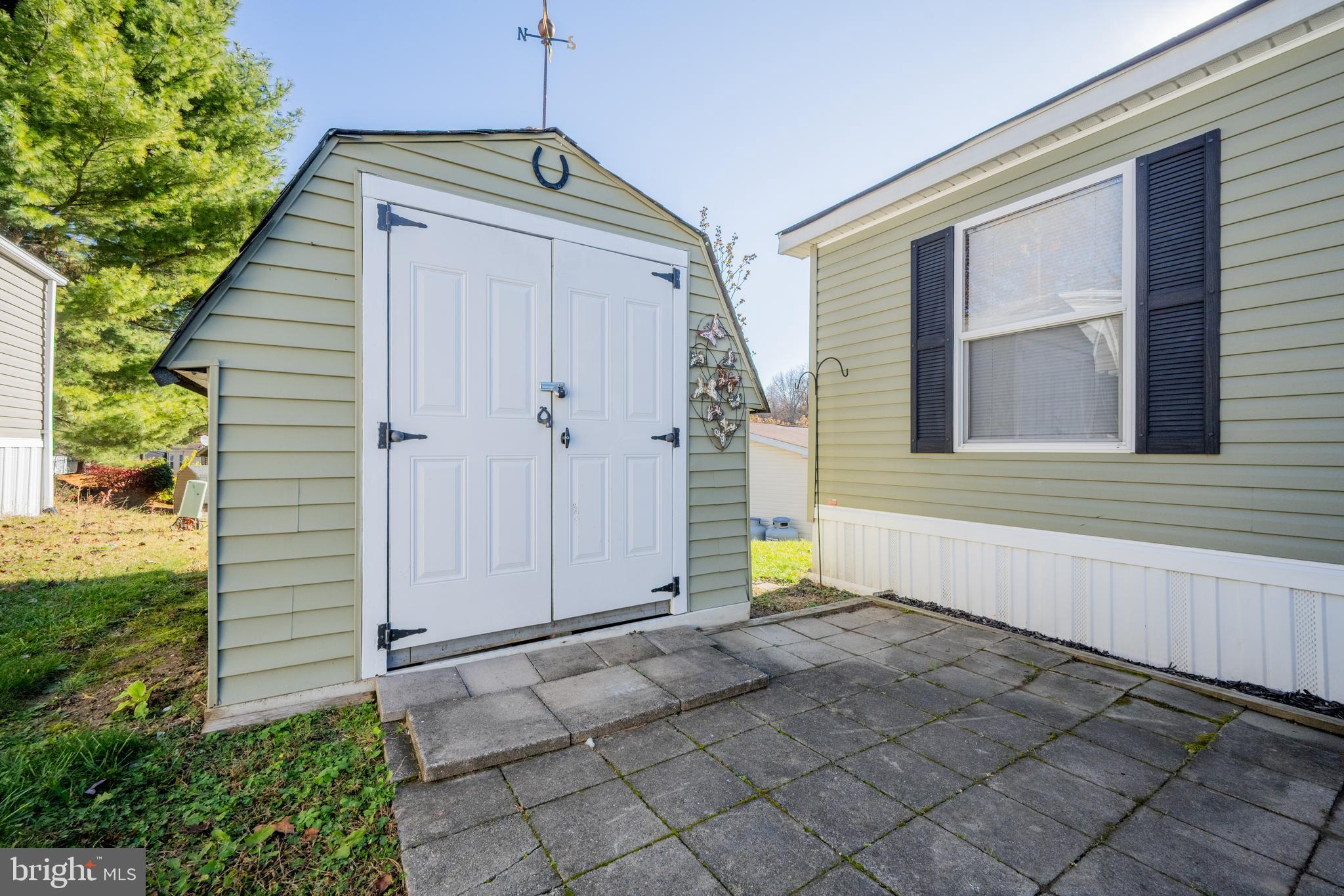 BRENTWOOD MANOR - Residential