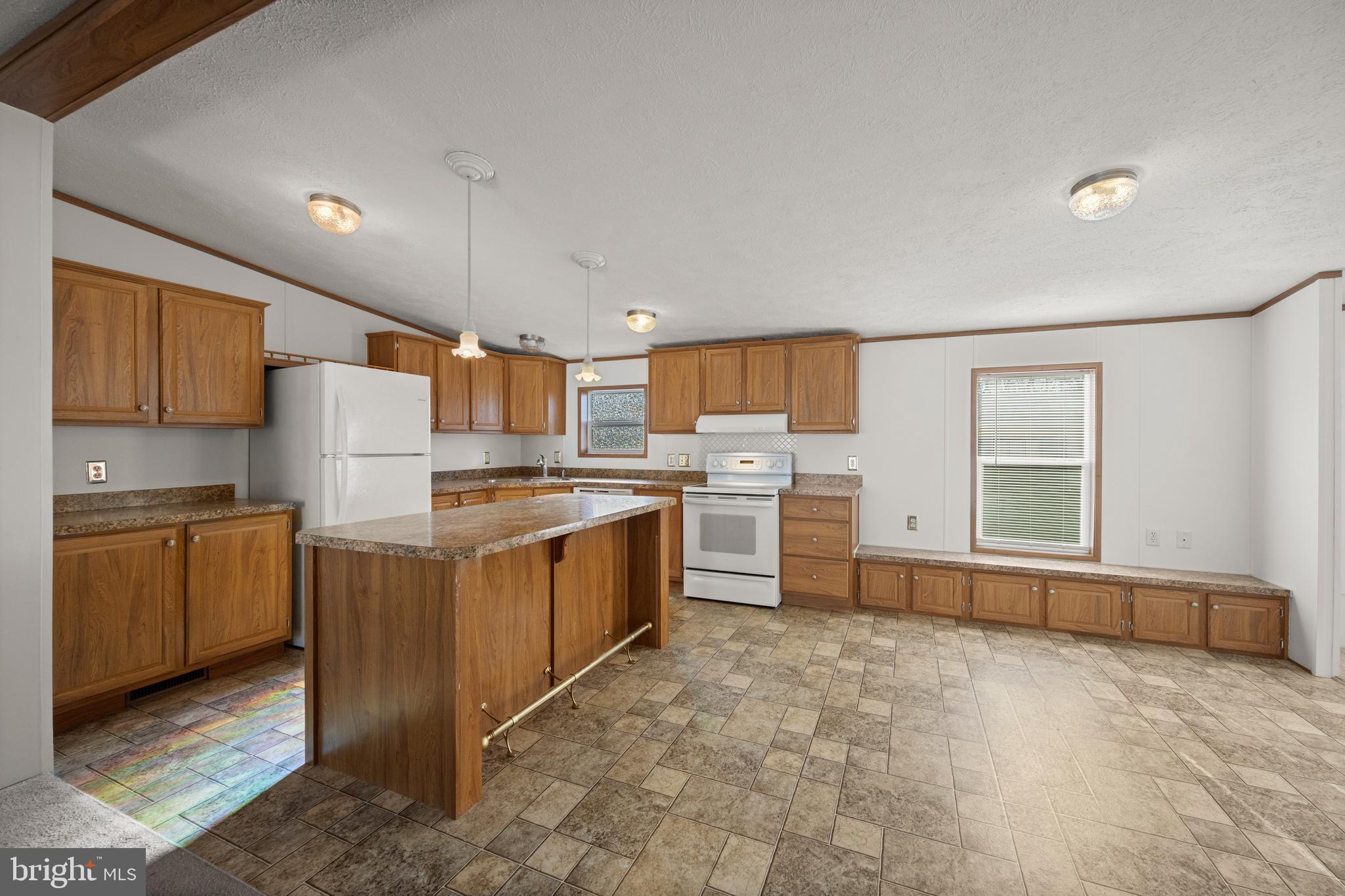 BRENTWOOD MANOR - Residential