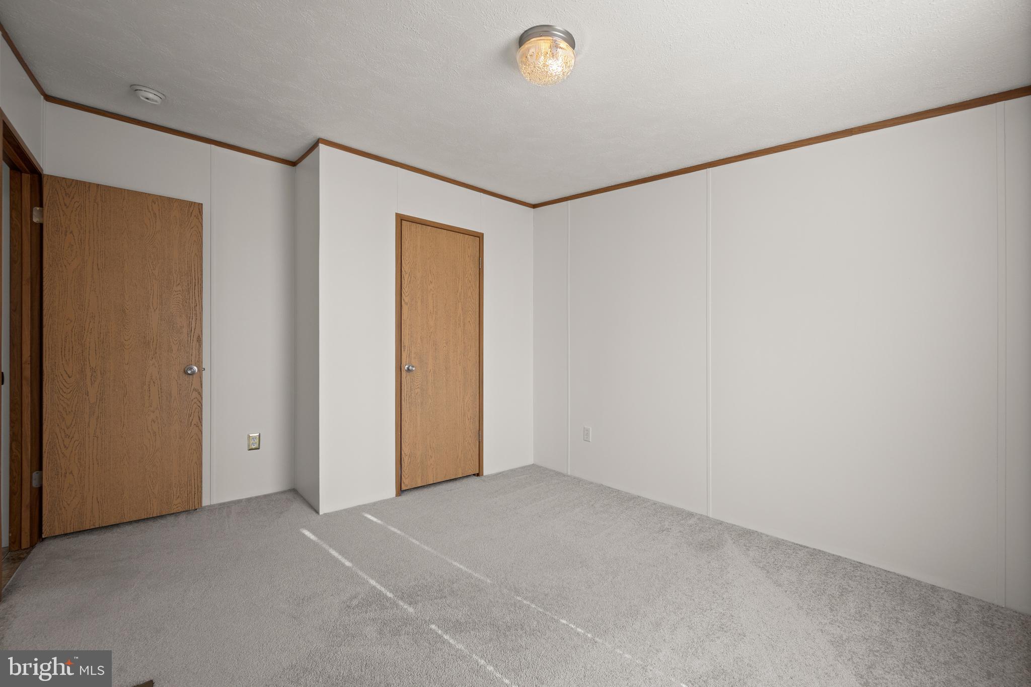 BRENTWOOD MANOR - Residential