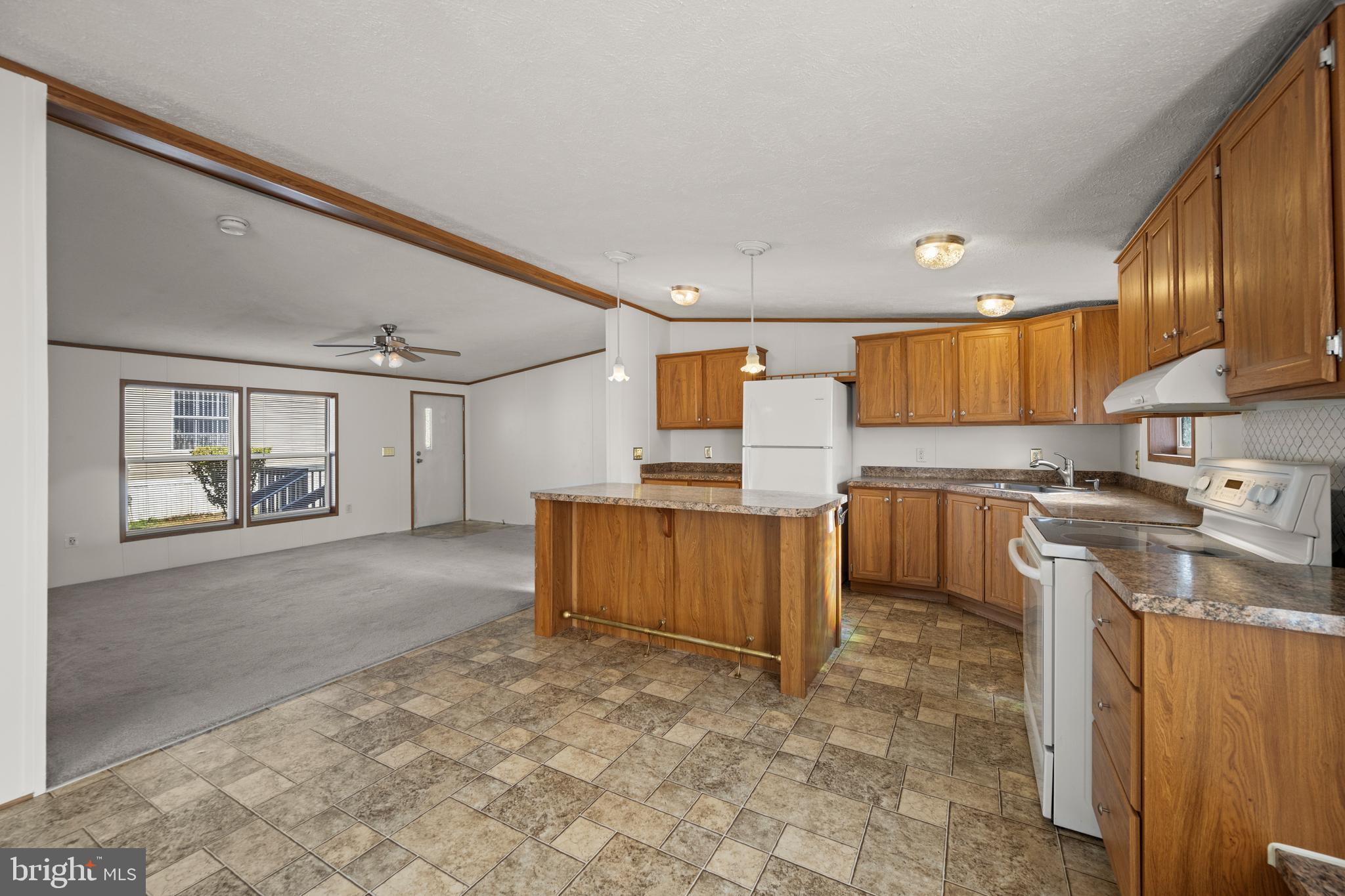 BRENTWOOD MANOR - Residential