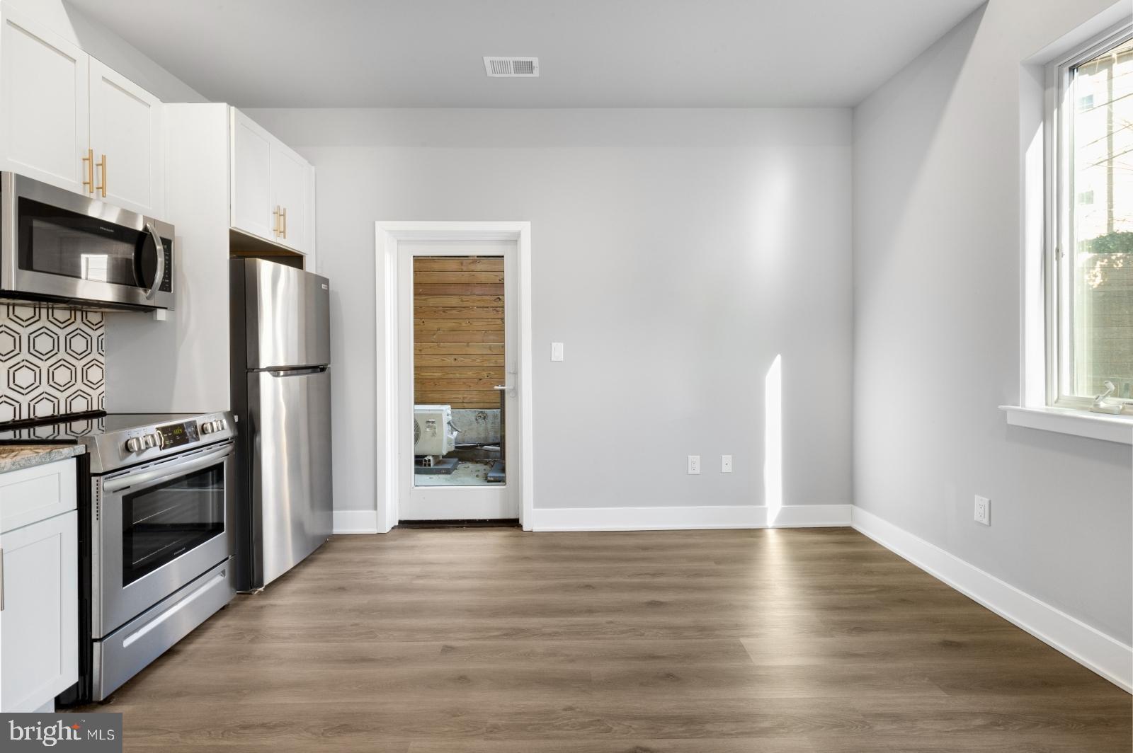 2119 N FRONT STREET 101