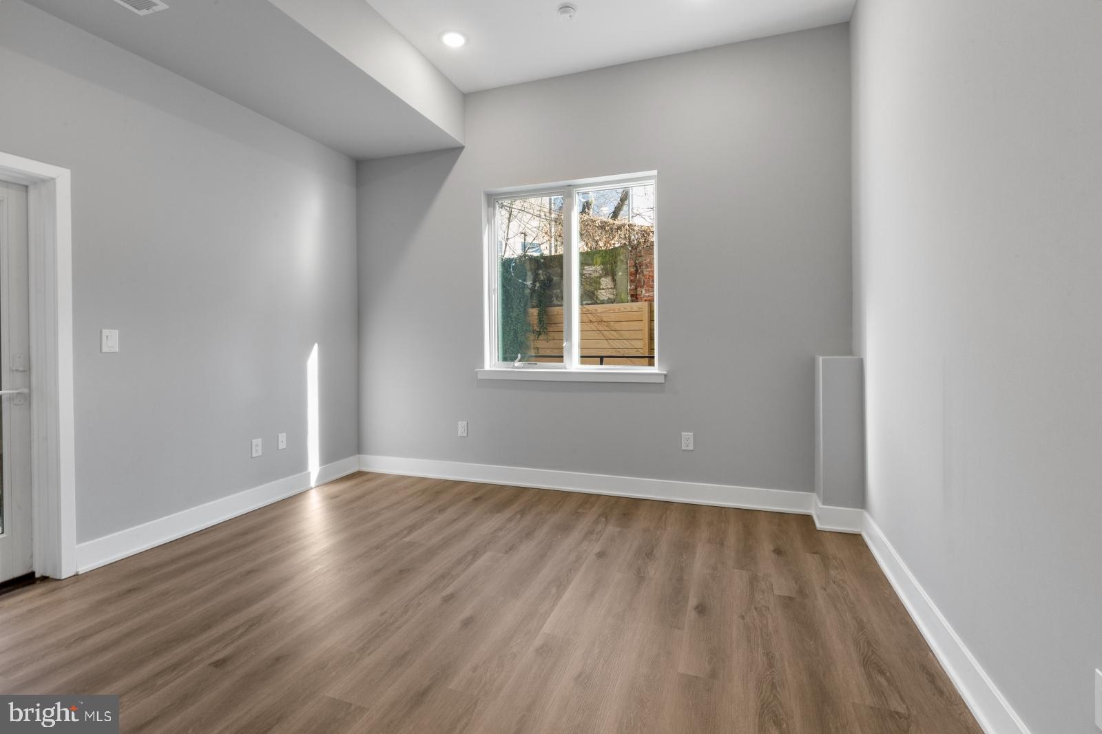 2119 N FRONT STREET 101