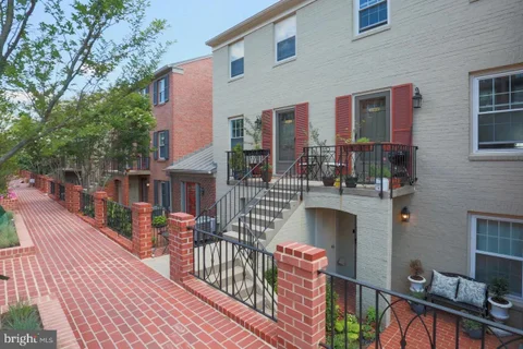 MLS: DCDC2263948