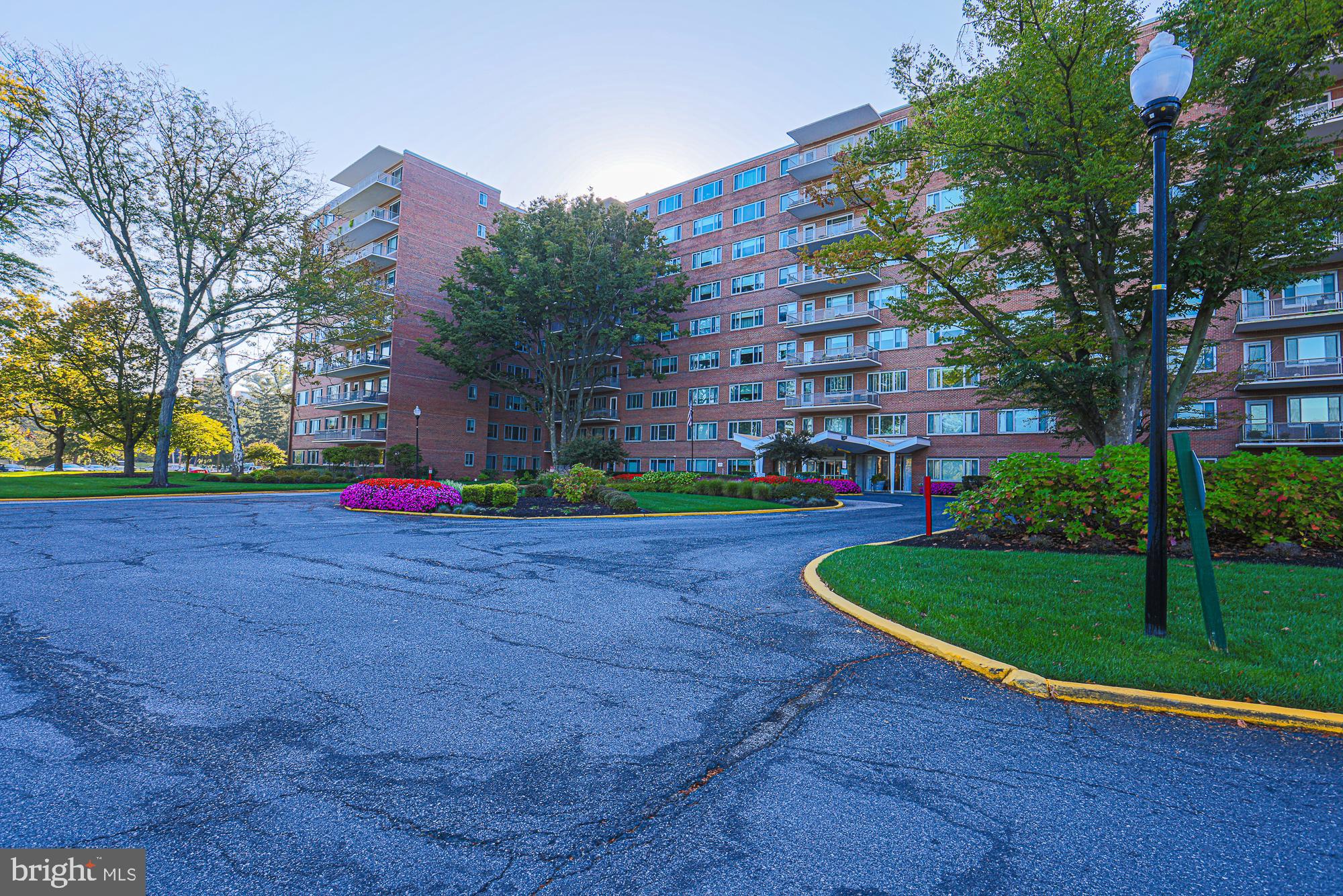 11 SLADE AVENUE 301