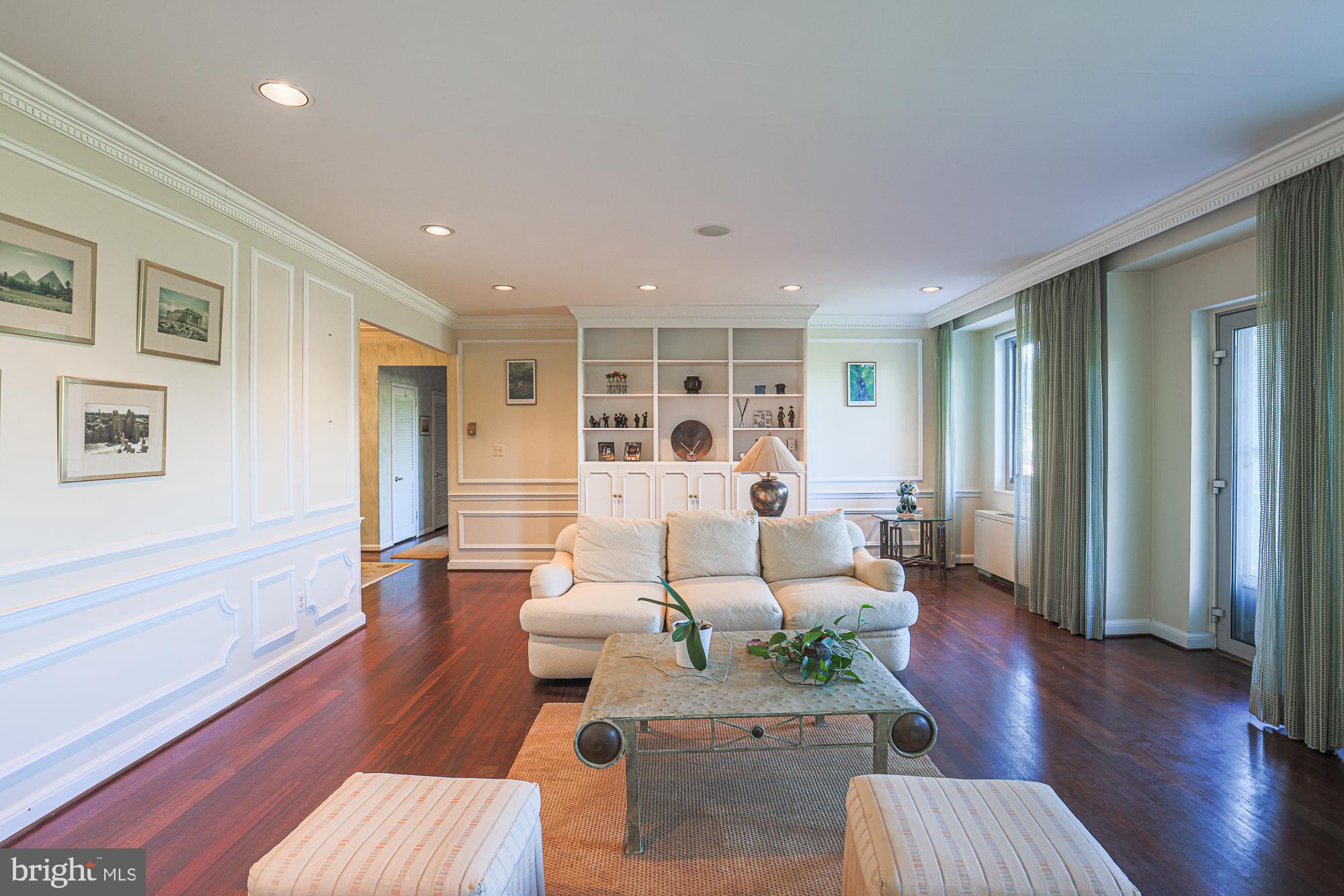11 SLADE AVENUE 301