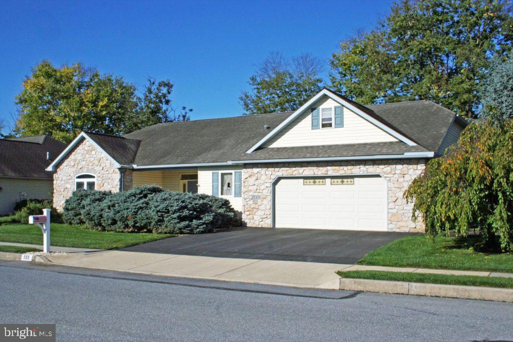 Photo of 555 Blossom Trl, MOUNT JOY, PA 17552 (MLS # PALA2096946)