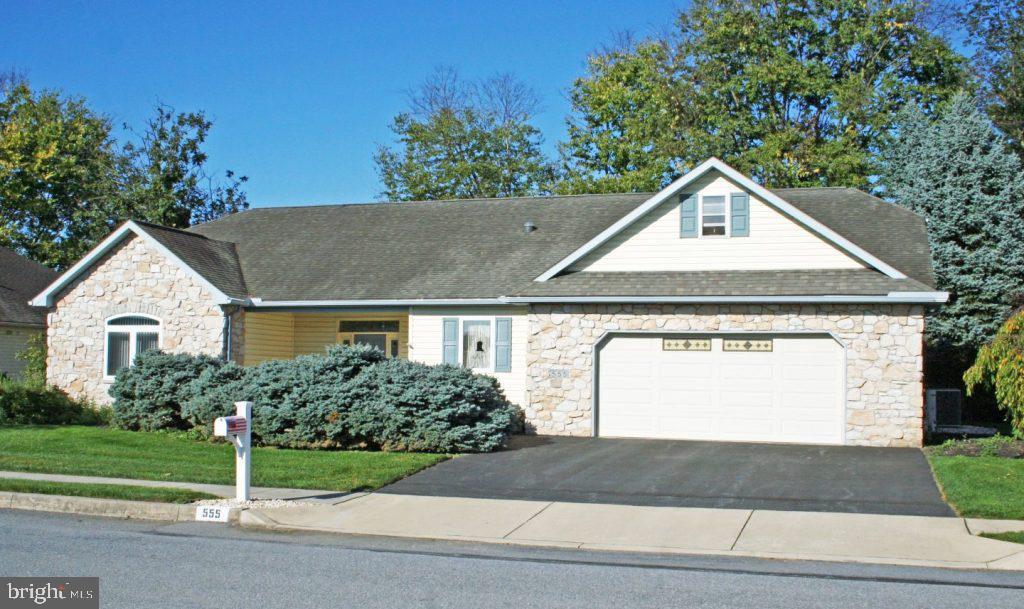Photo of 555 Blossom Trl, MOUNT JOY, PA 17552 (MLS # PALA2096946)
