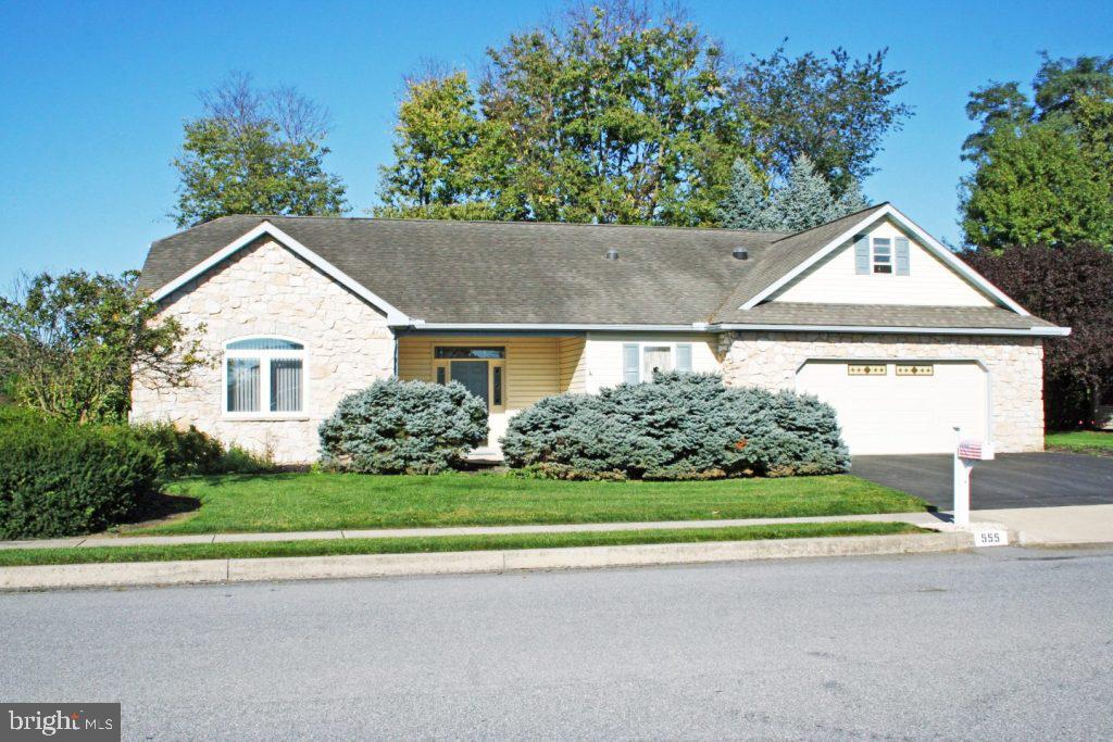 555 BLOSSOM TRL TRAIL