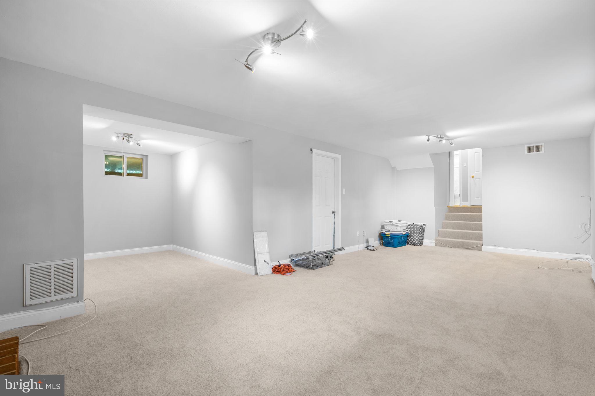 DALE VIEW MANOR - Residential