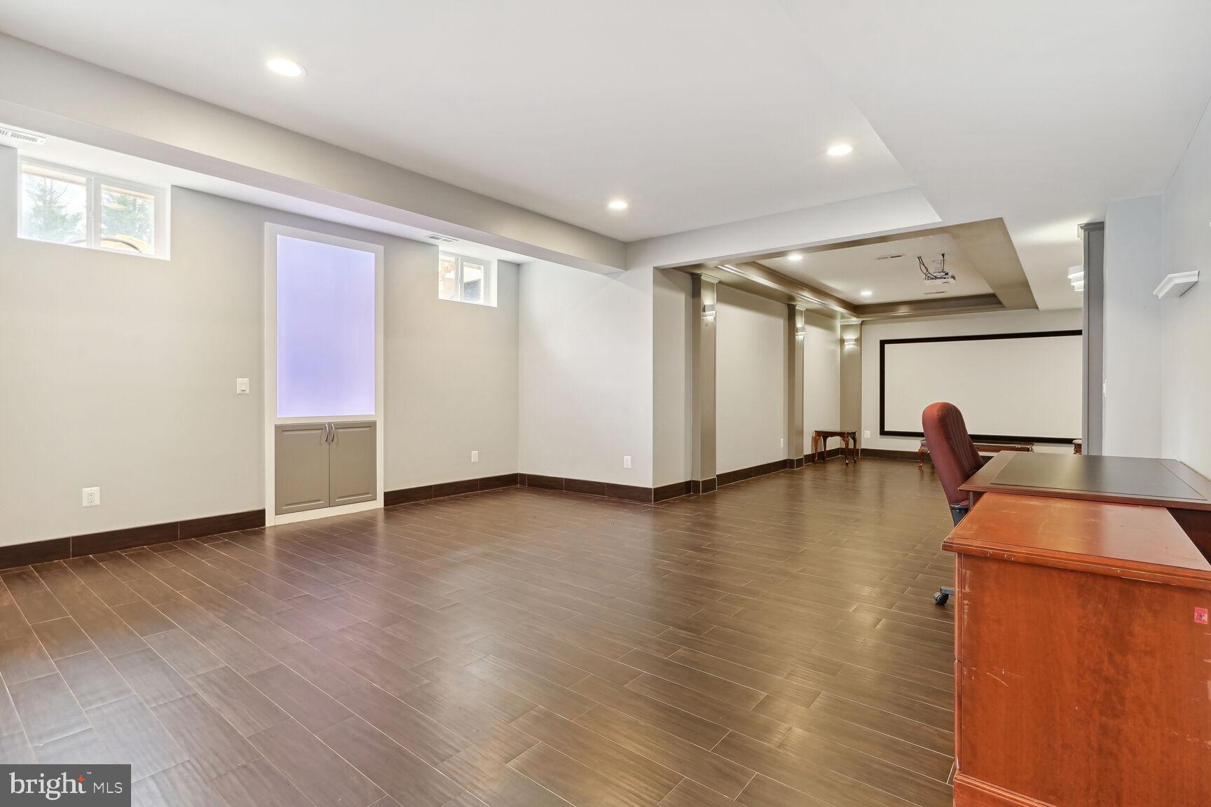 CENTRE RIDGE - Residential