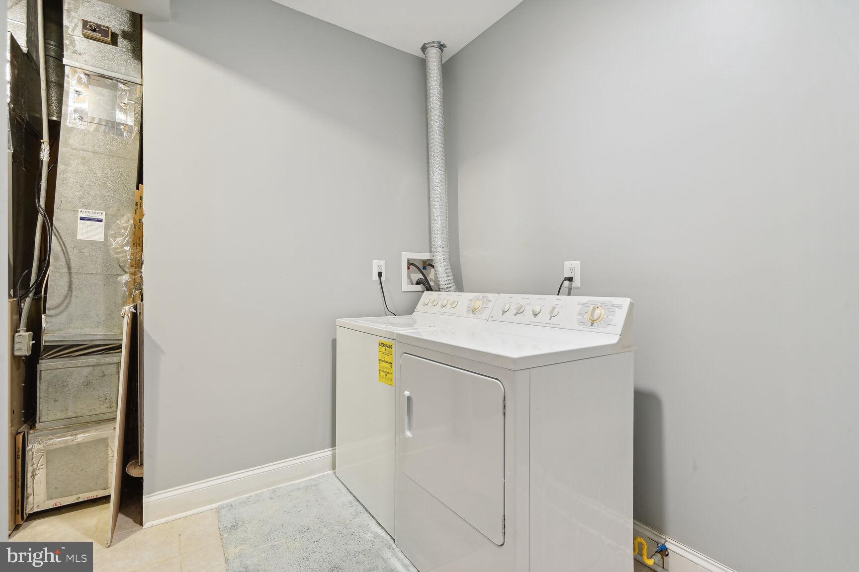 CENTRE RIDGE - Residential