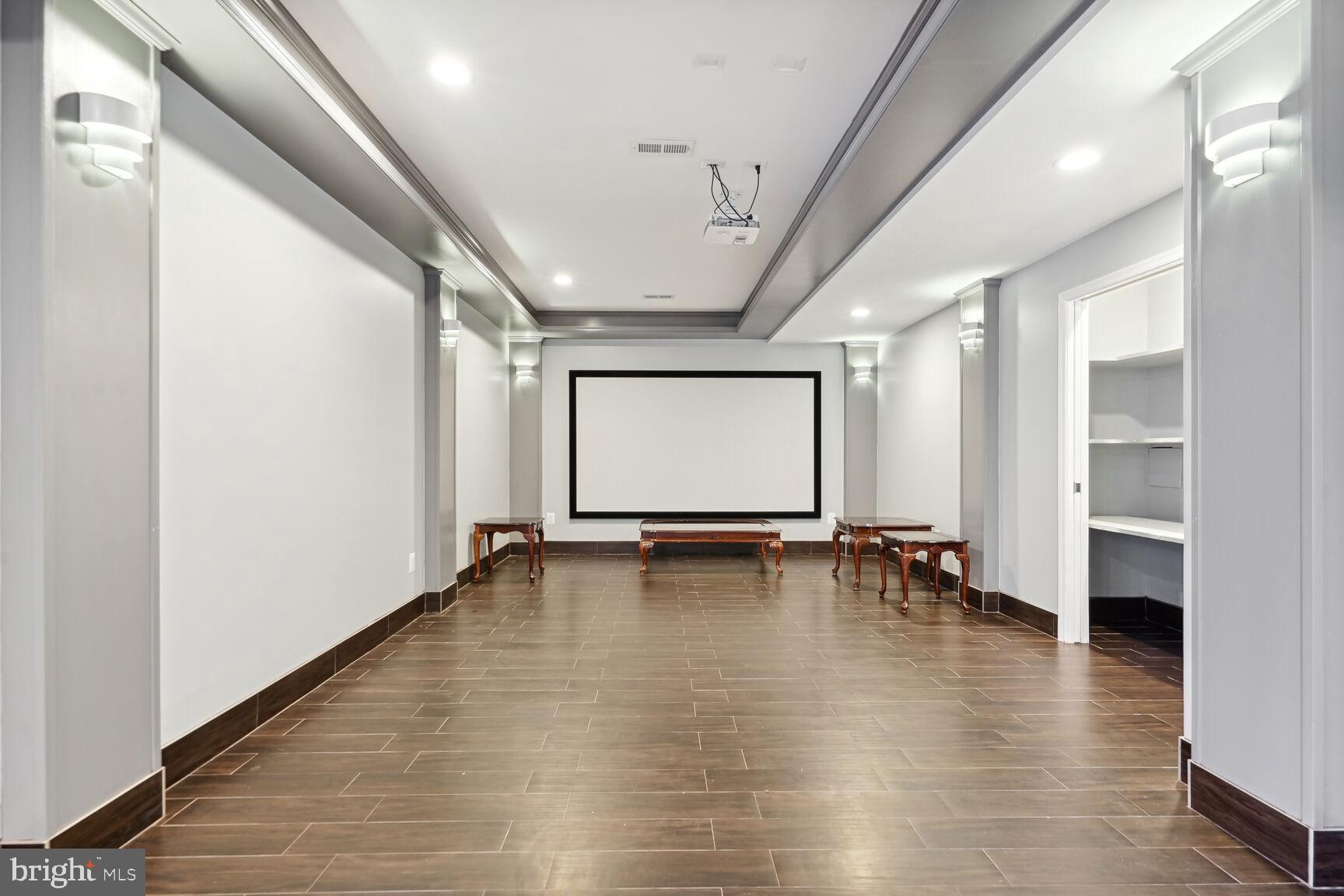 CENTRE RIDGE - Residential