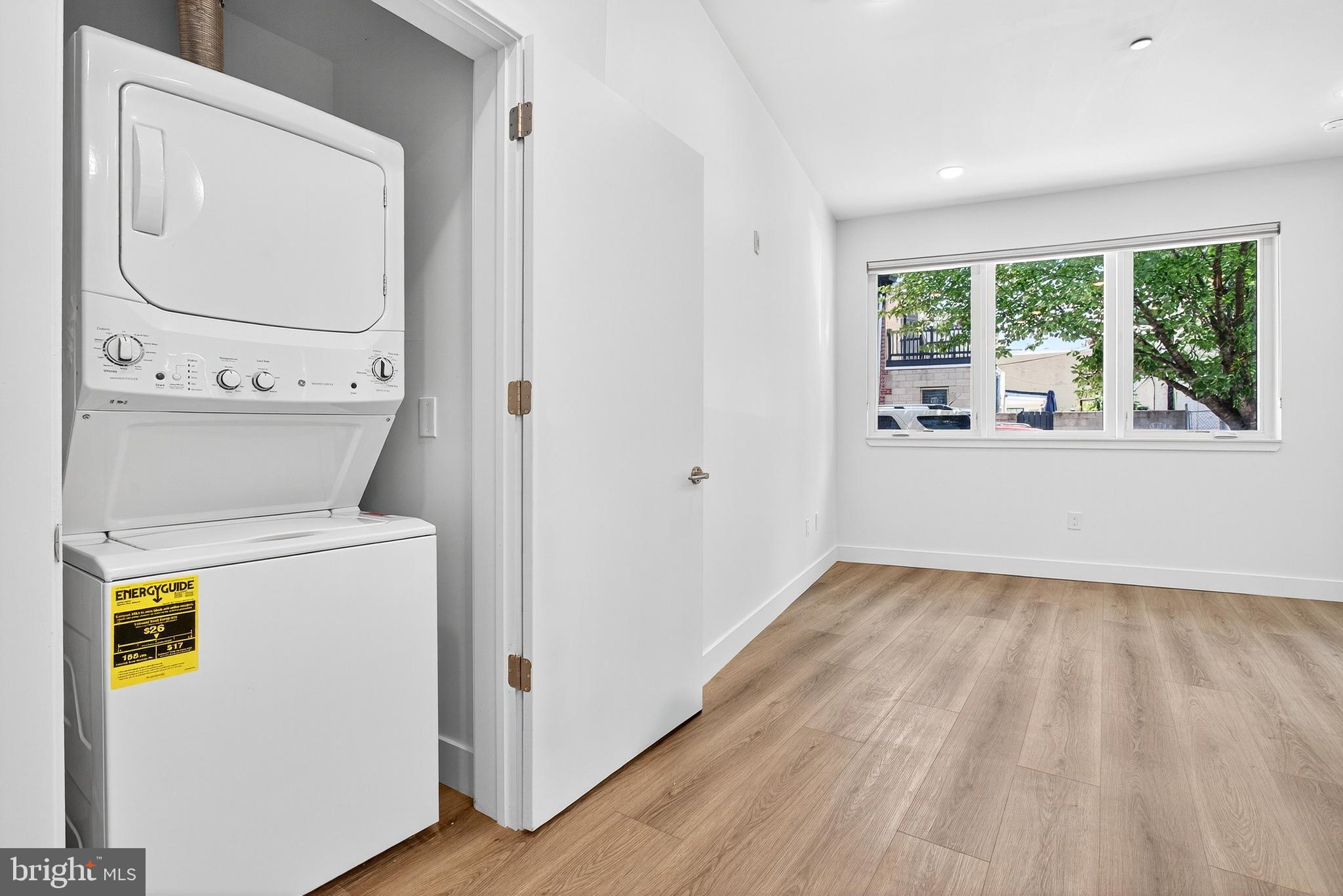 QUEEN VILLAGE - Residential Lease