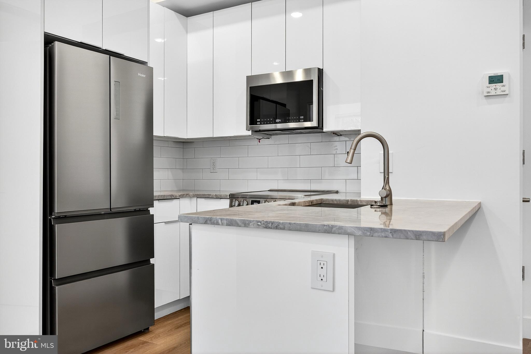 QUEEN VILLAGE - Residential Lease