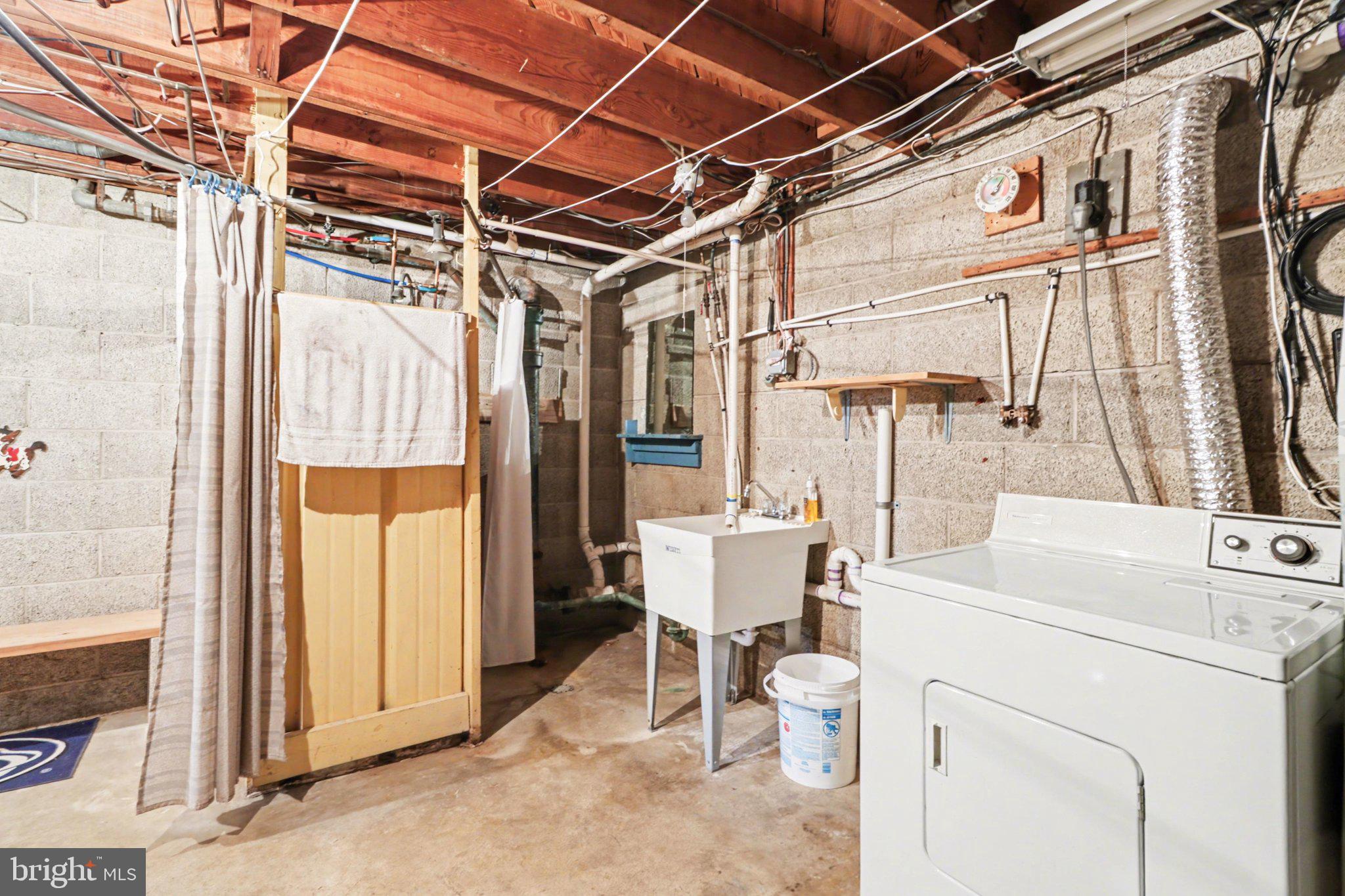 CEDAR VILLAGE - Residential