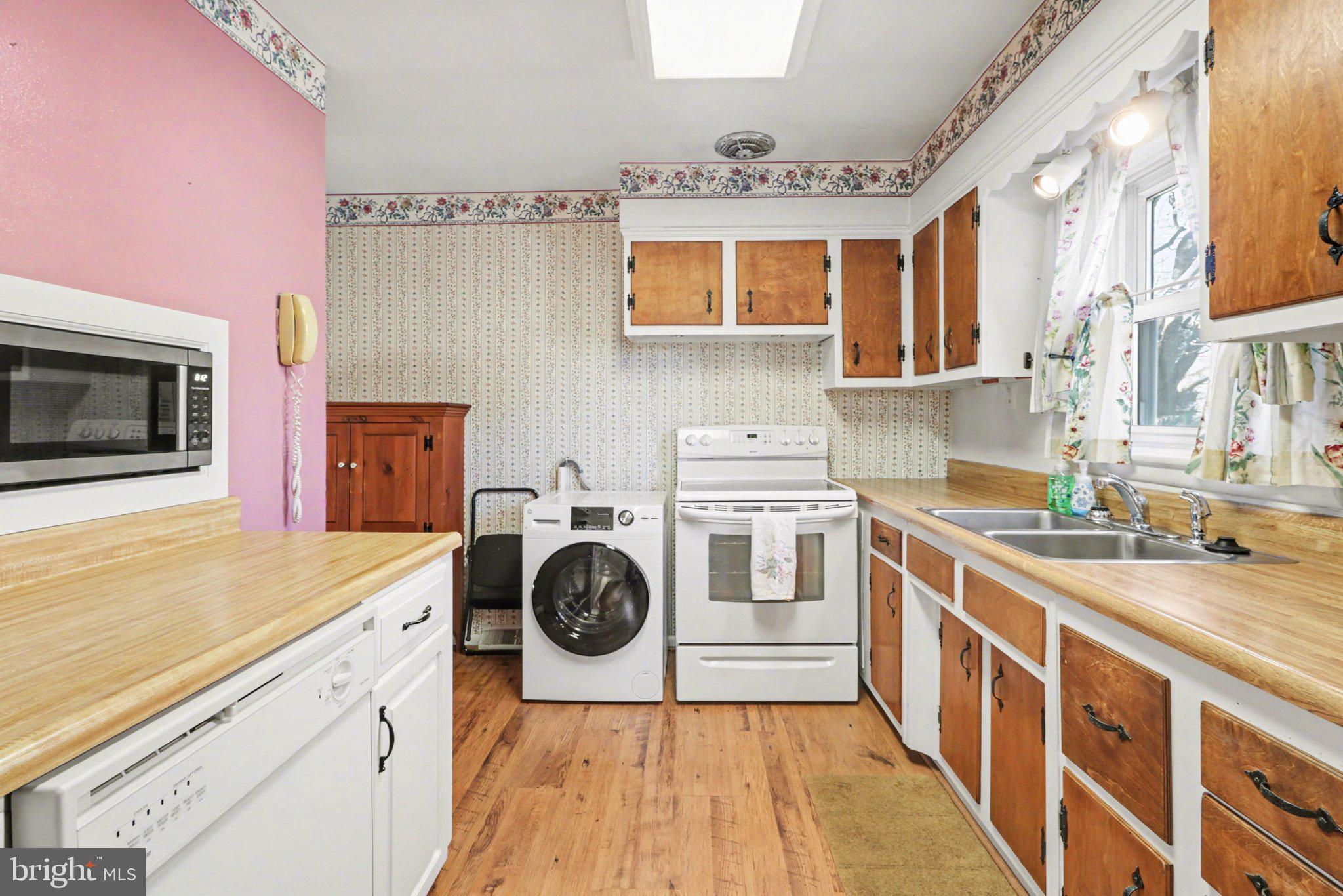 CEDAR VILLAGE - Residential