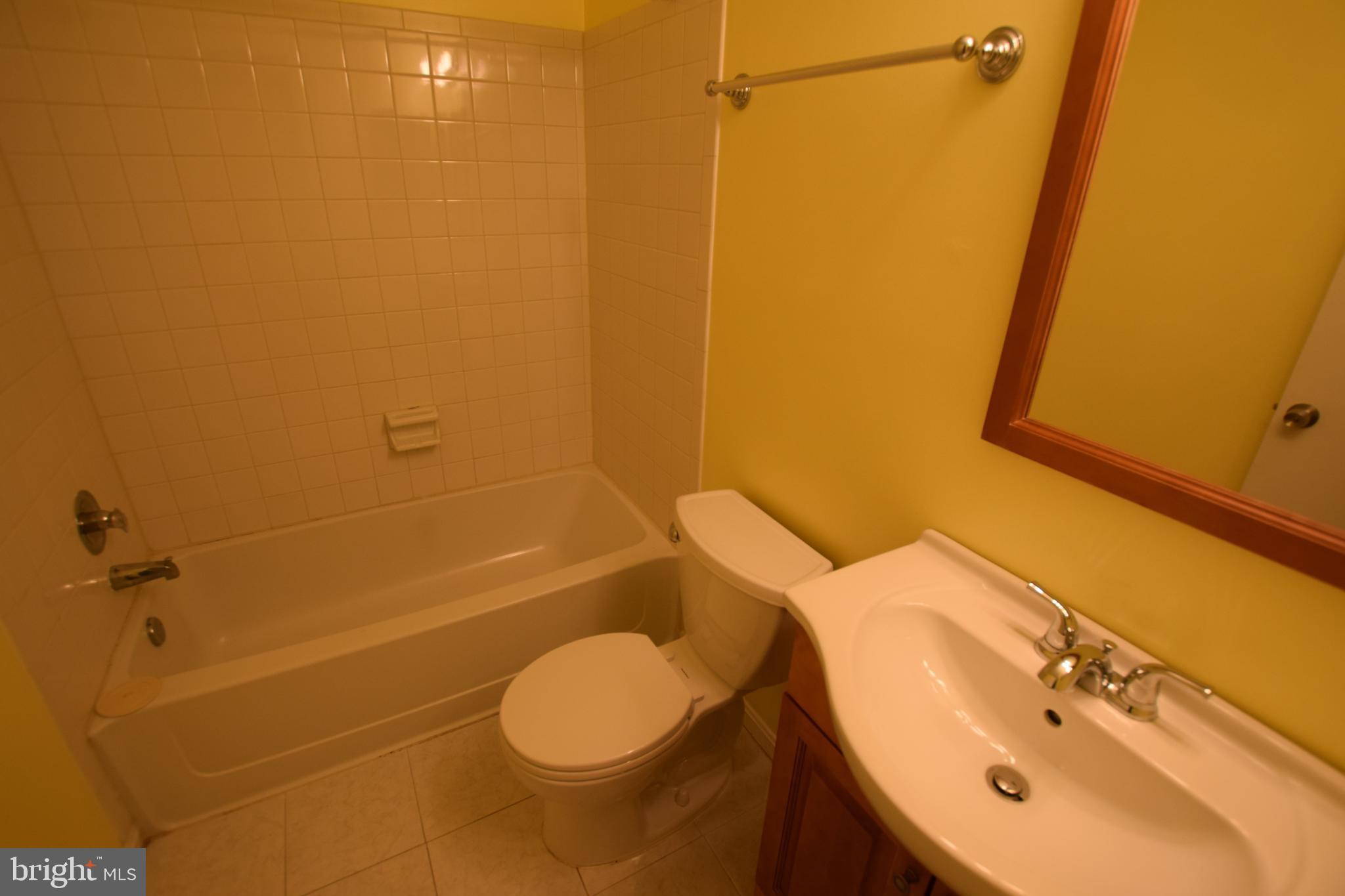 AMBERLEIGH - Residential Lease