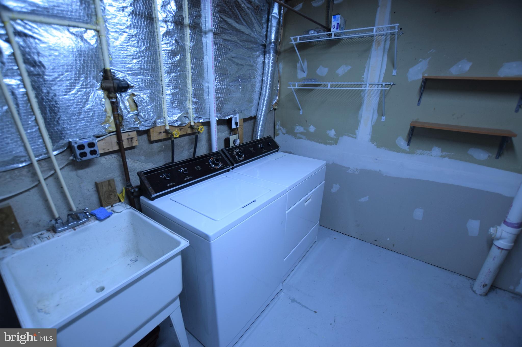 AMBERLEIGH - Residential Lease