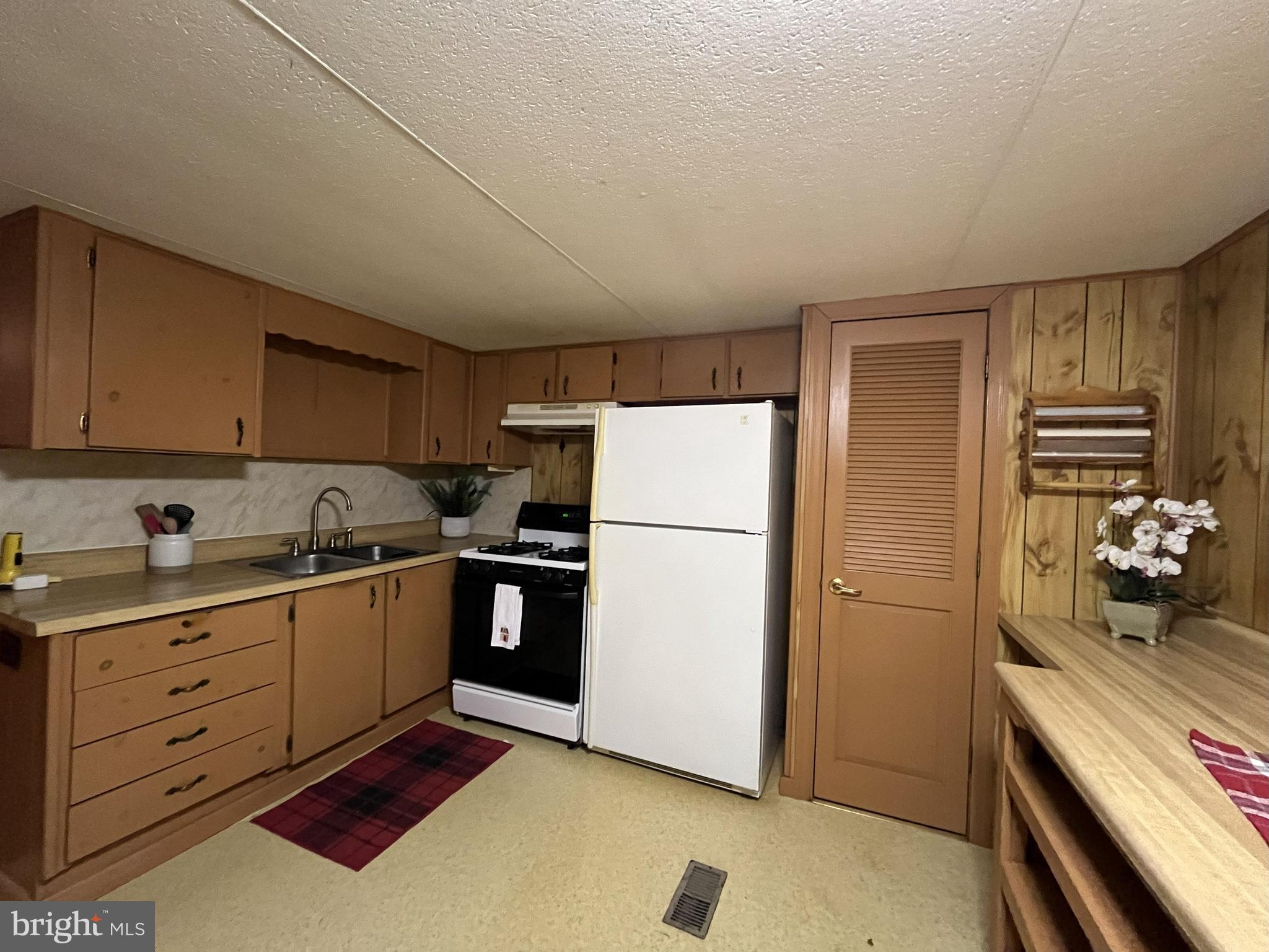 512 BROSIUS HILL ROAD