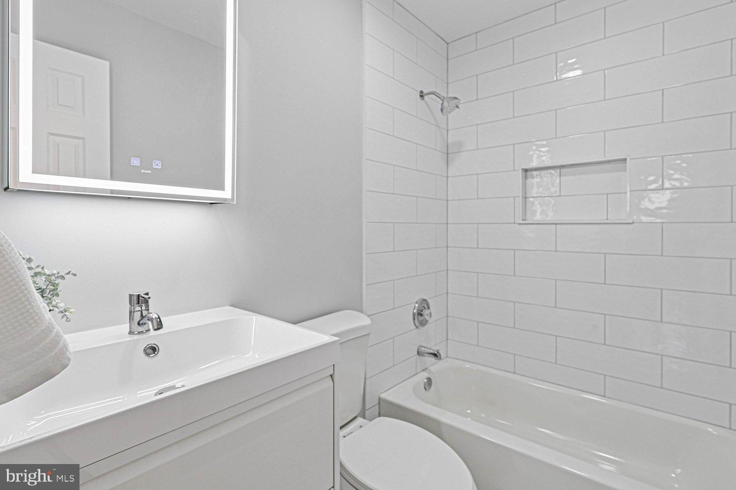 CARROLLTON MANOR - Residential