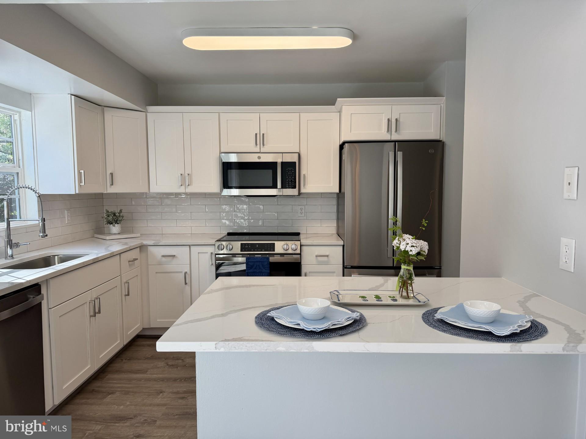 CARROLLTON MANOR - Residential